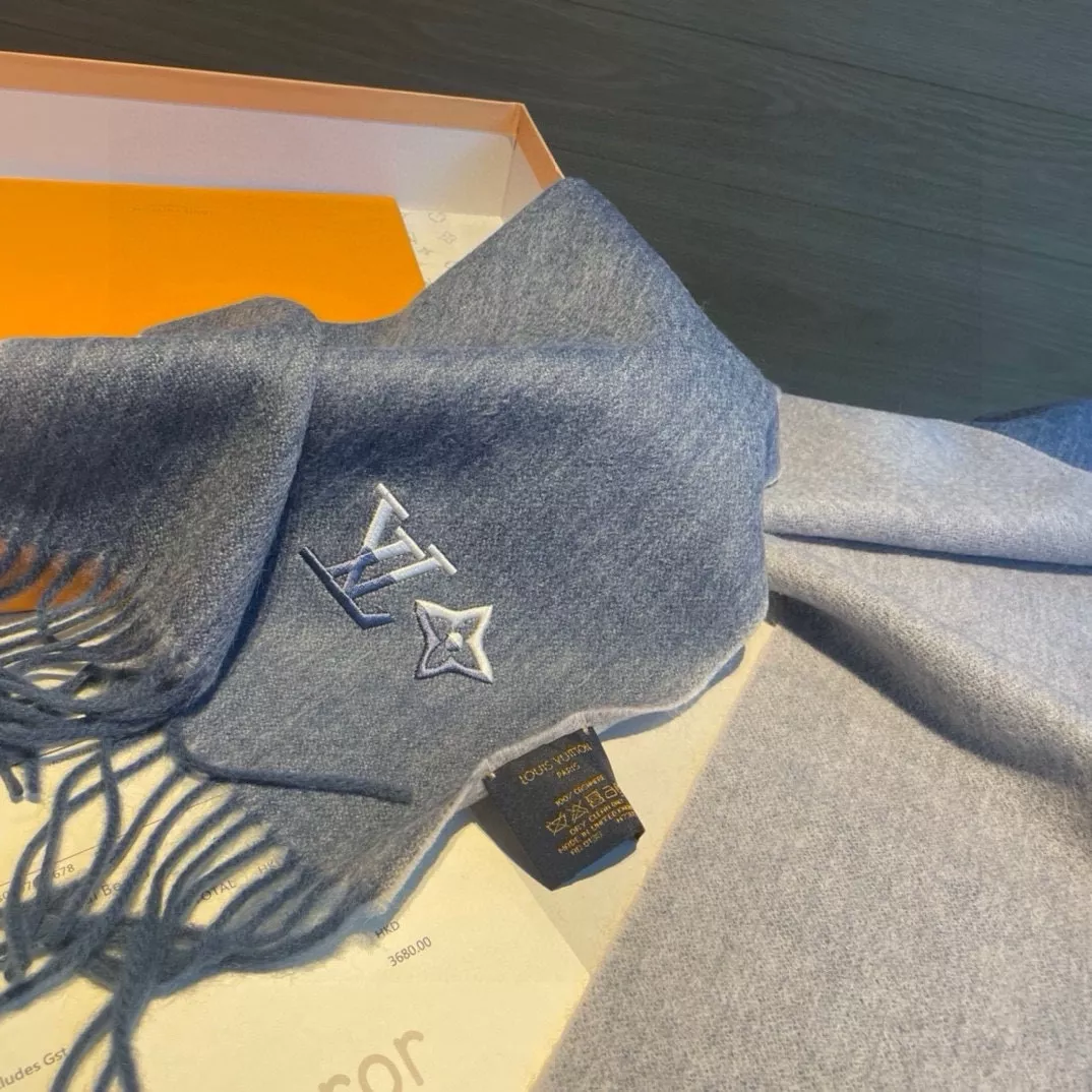 Louis Vuitton Scarf For Women Trendsetting 5620
