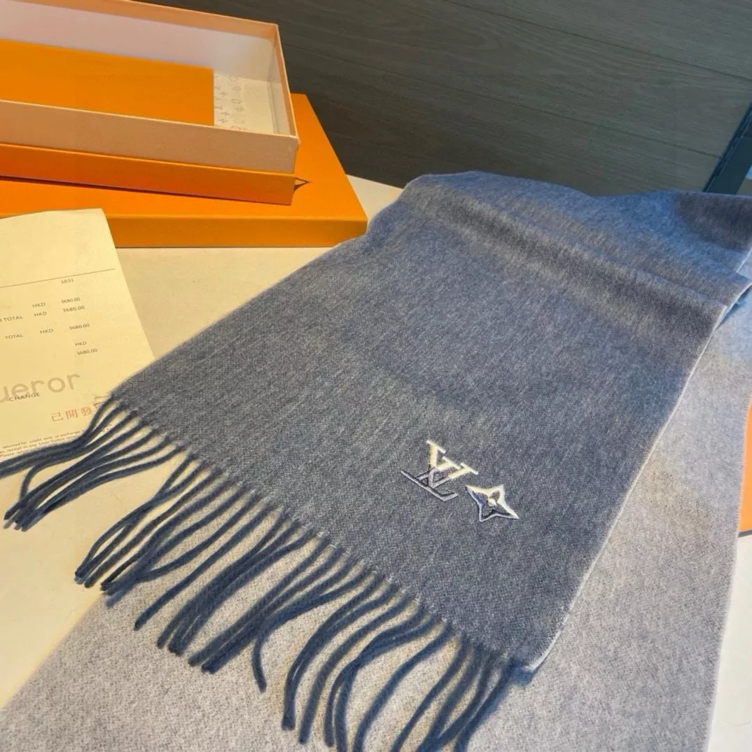 Louis Vuitton Scarf For Women Trendsetting 5620