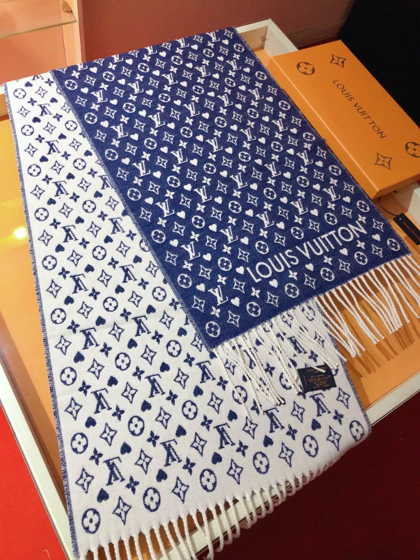 Louis Vuitton Scarf For Women Trendy 7214