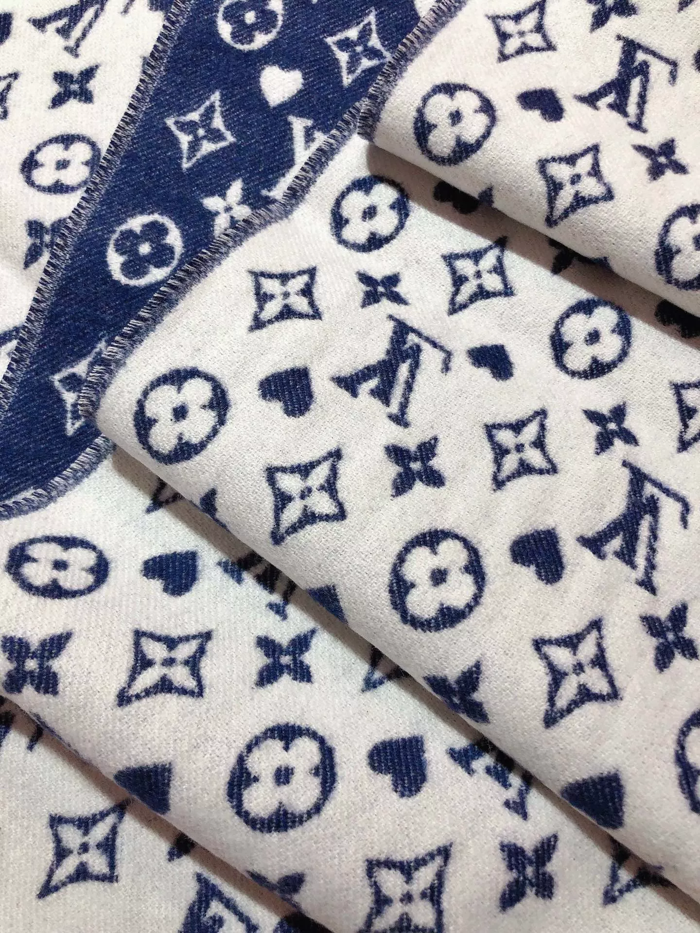 Louis Vuitton Scarf For Women Trendy 7214