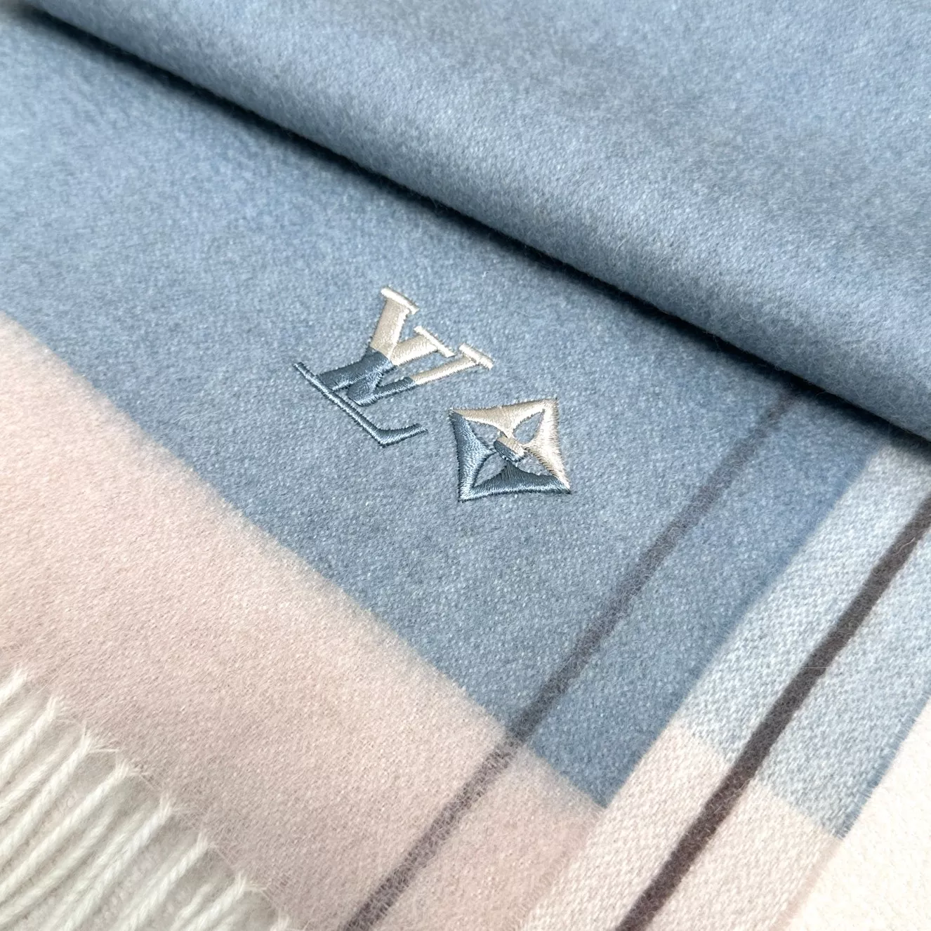 Louis Vuitton Scarf Functional 4361