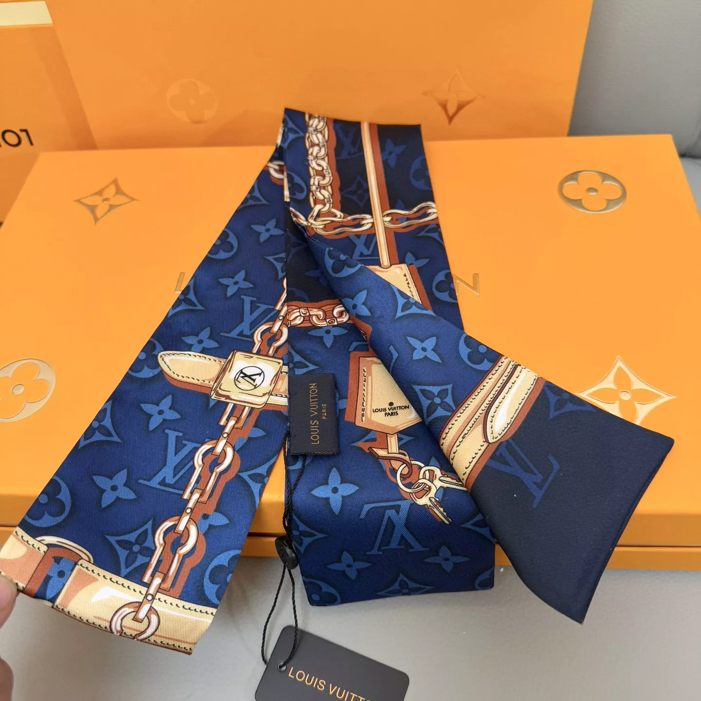 Louis Vuitton Silk Scarf Affordable 4872
