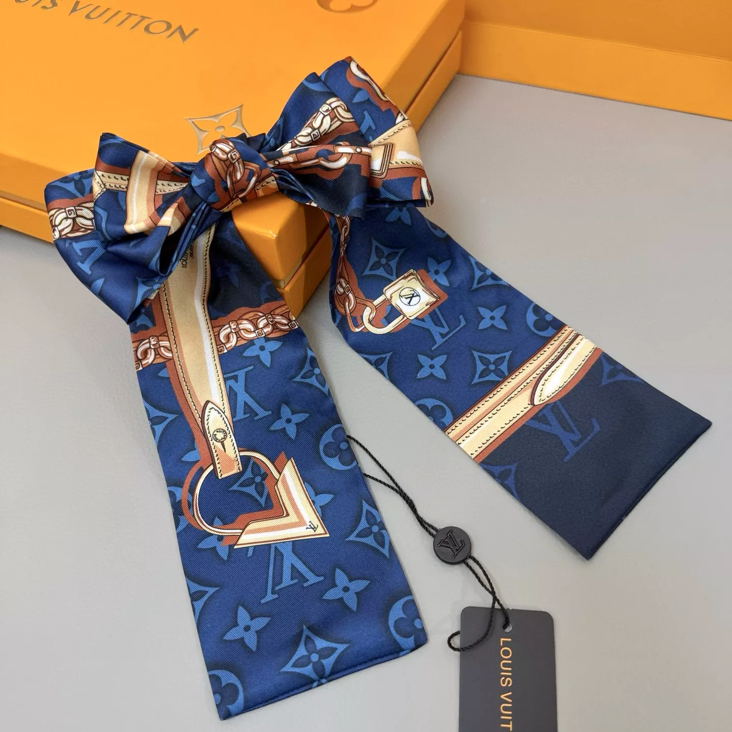 Louis Vuitton Silk Scarf Affordable 4872