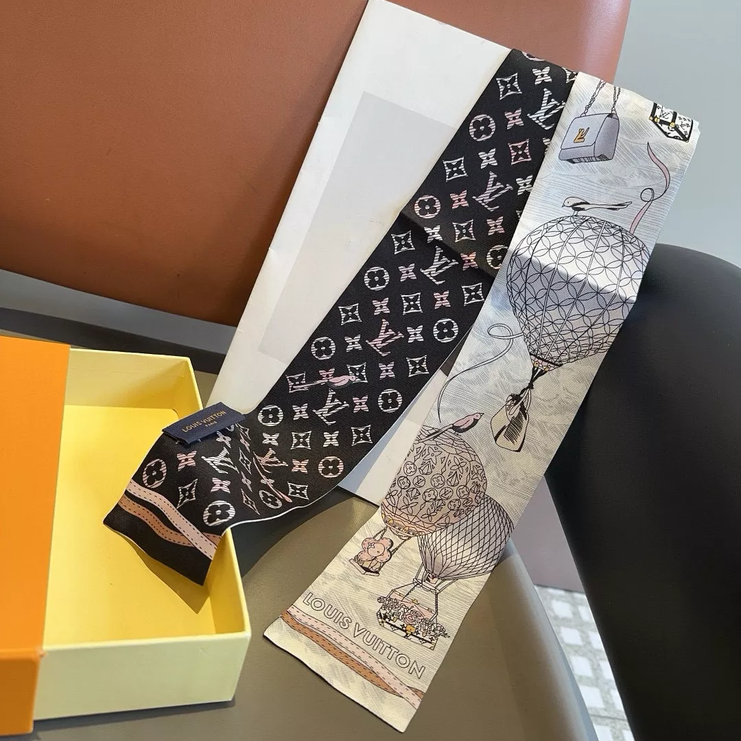 Louis Vuitton Silk Scarf AllSeason 8124