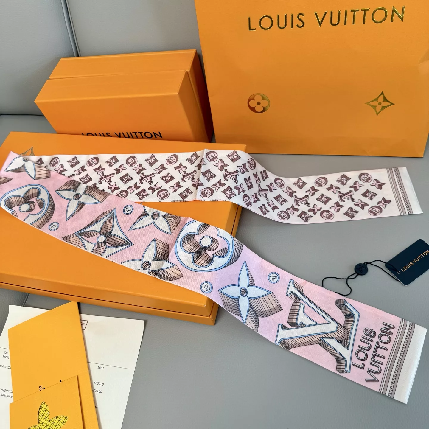 Louis Vuitton Silk Scarf EasyMatch 9283
