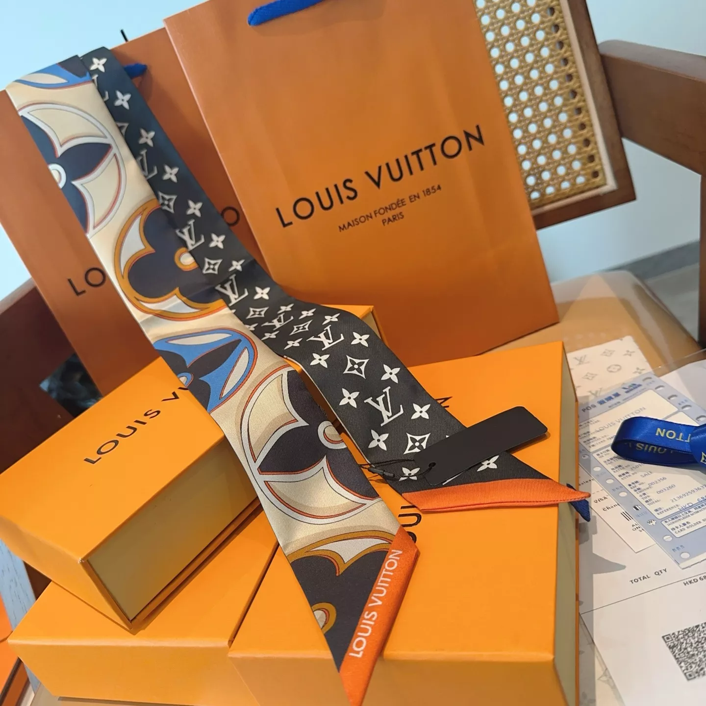 Louis Vuitton Silk Scarf Elegant 2650
