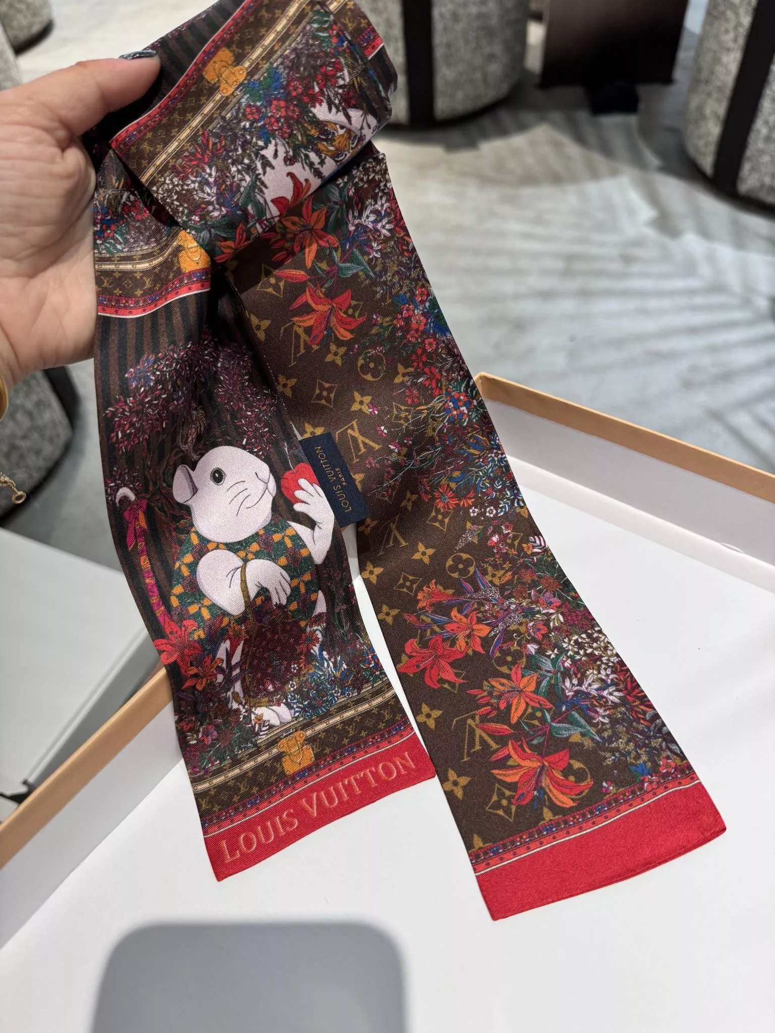 Louis Vuitton Silk Scarf EyeCatching 5657