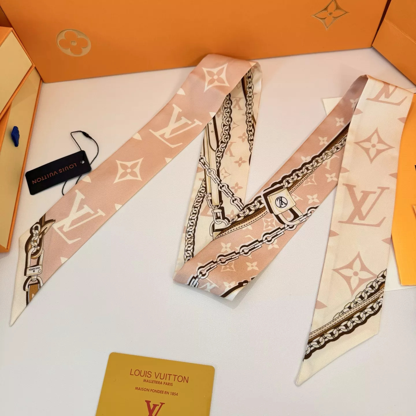 Louis Vuitton Silk Scarf Modern 4357