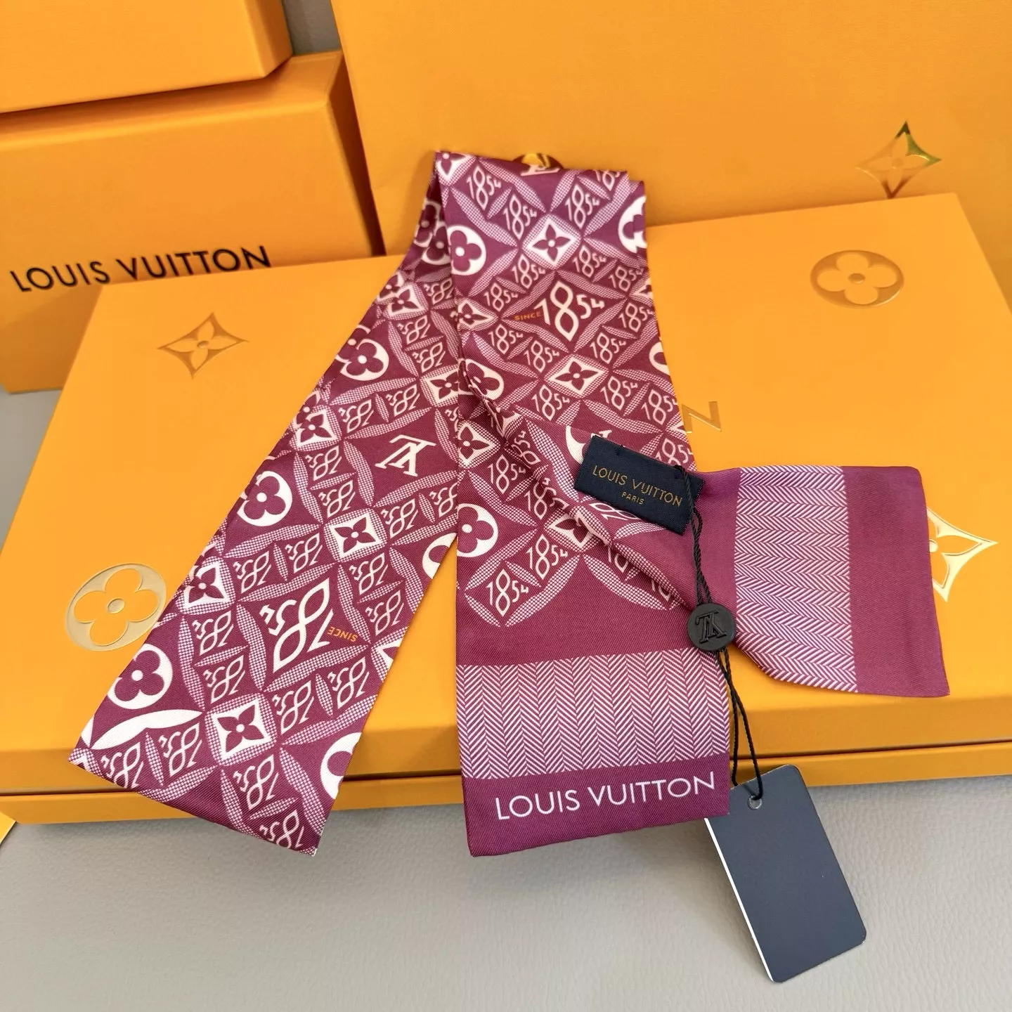 Louis Vuitton Silk Scarf Resilient 7911