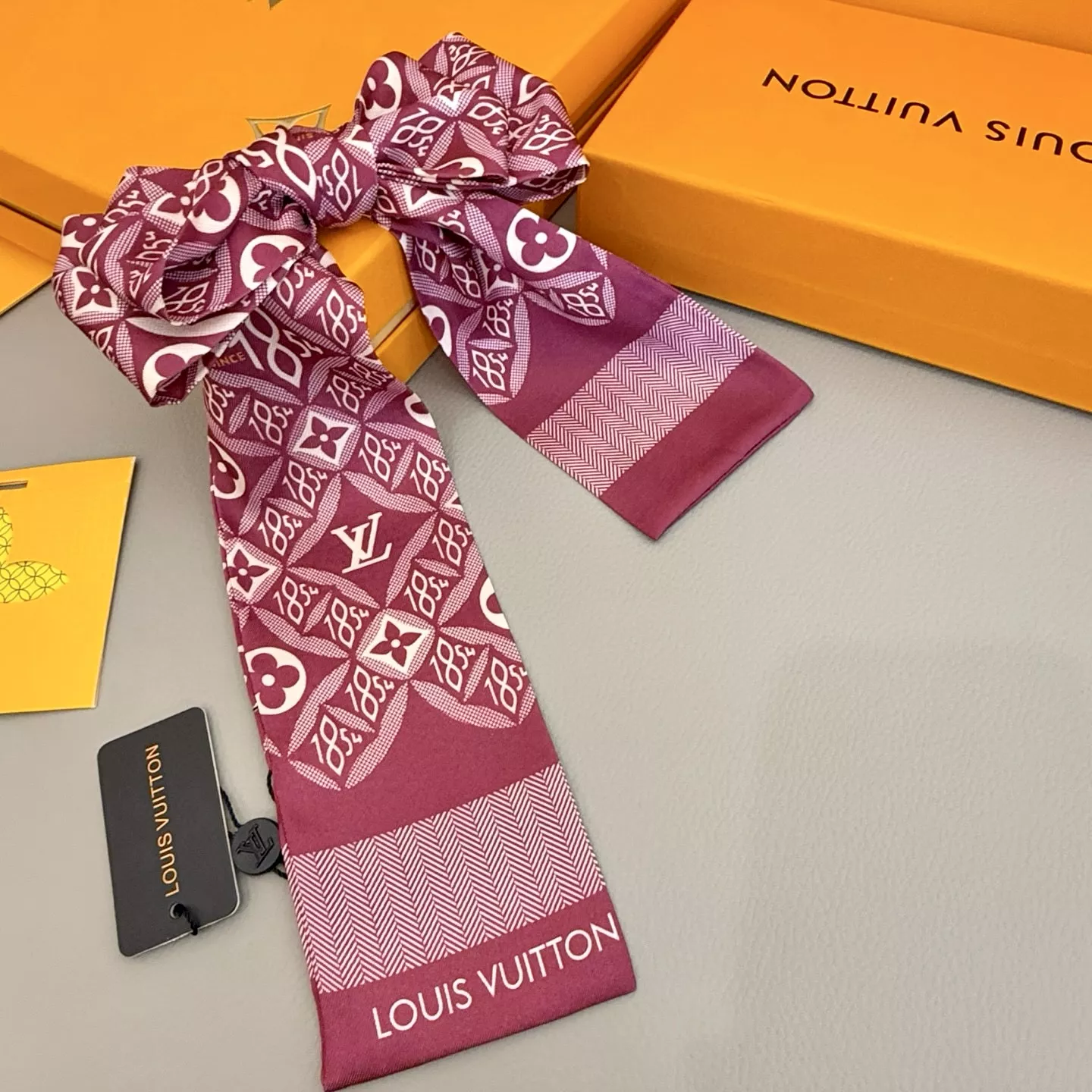 Louis Vuitton Silk Scarf Resilient 7911