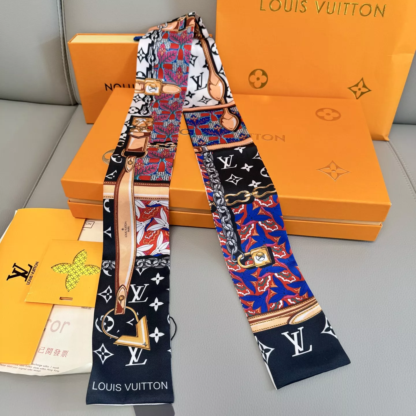 Louis Vuitton Silk Scarf StreetReady 4010
