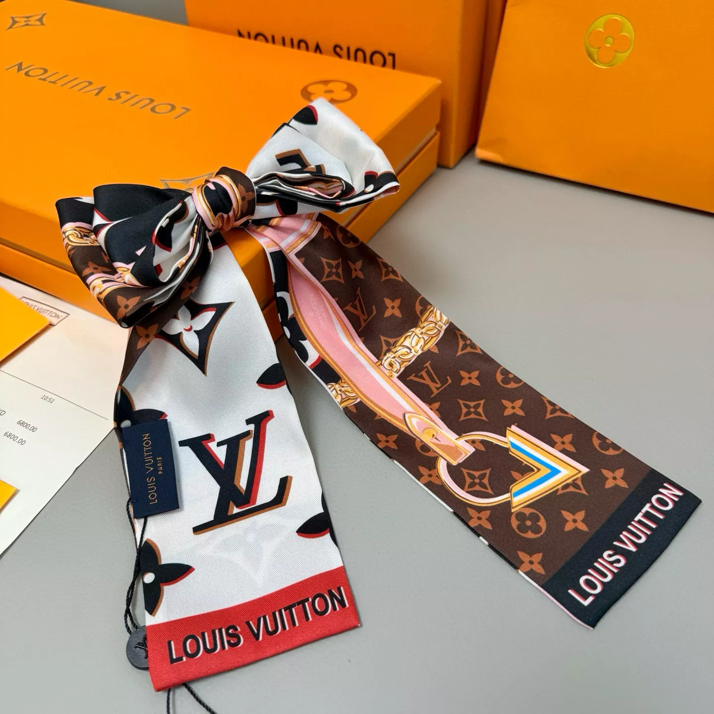 Louis Vuitton Silk Scarf Versatile 2460