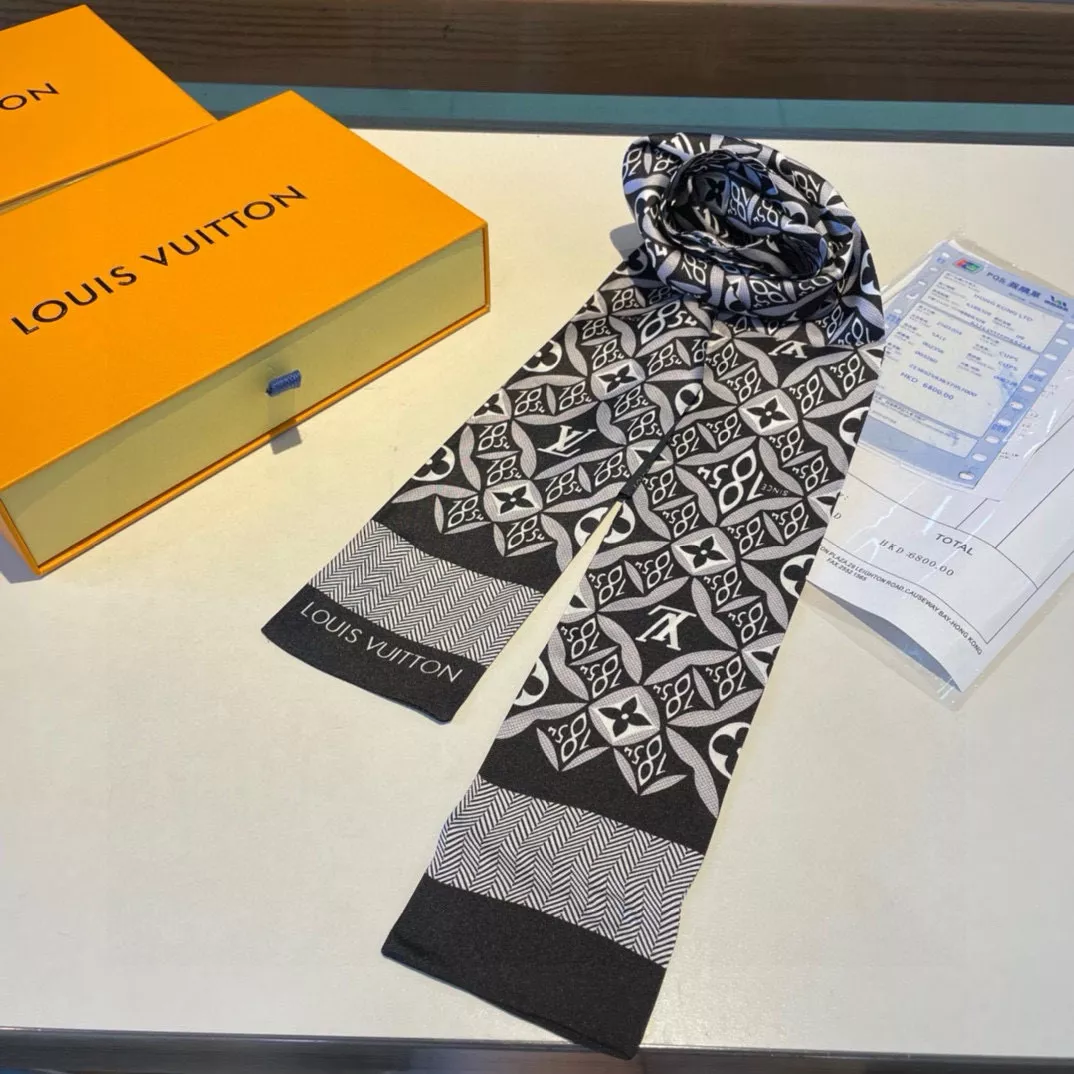Louis Vuitton Silk Scarf WellDesigned 6109