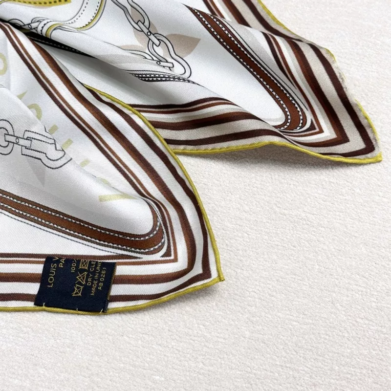 Louis Vuitton Silk Squares Cozy 5717