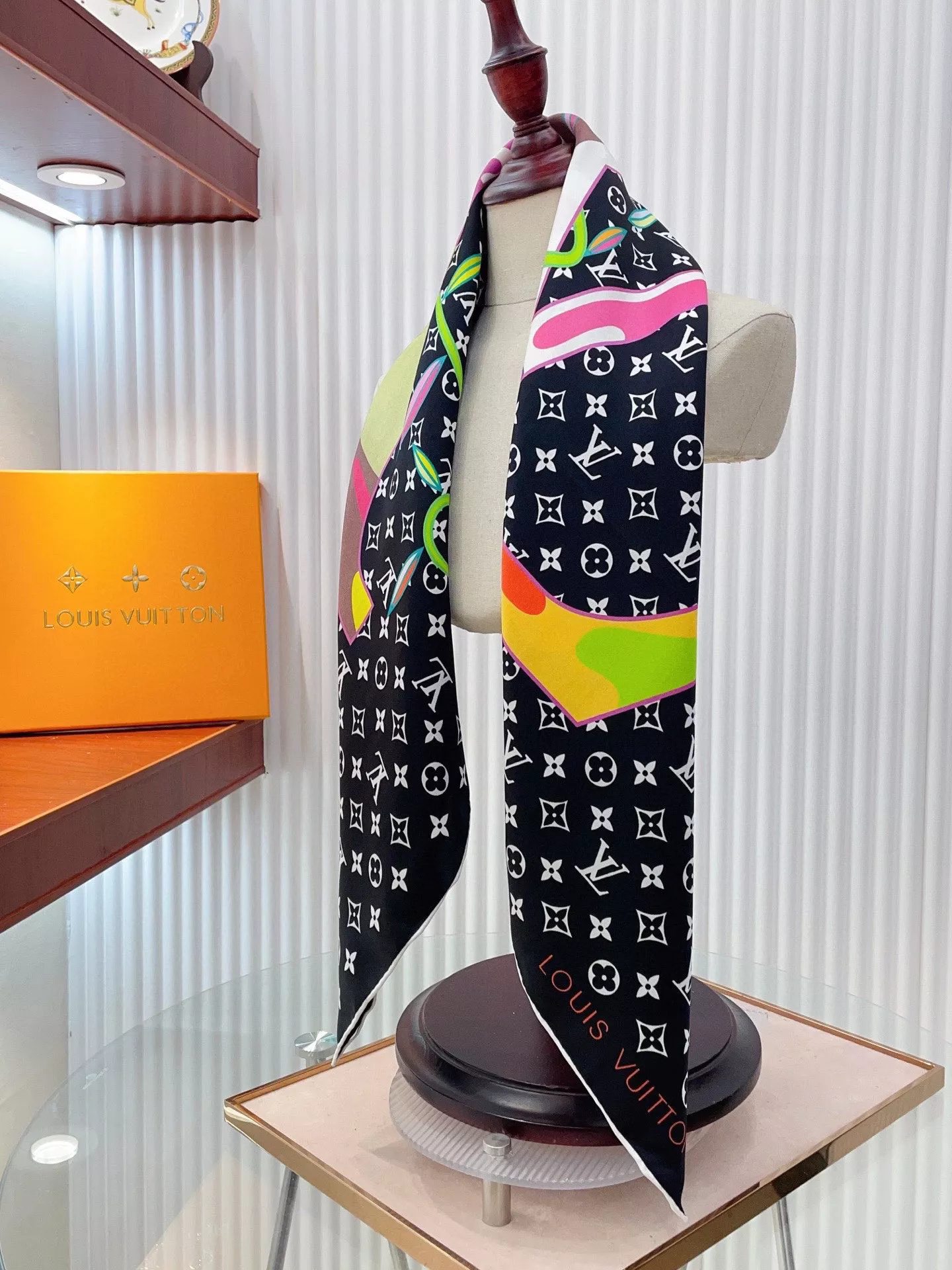 Louis Vuitton Silk Squares Durable 4445