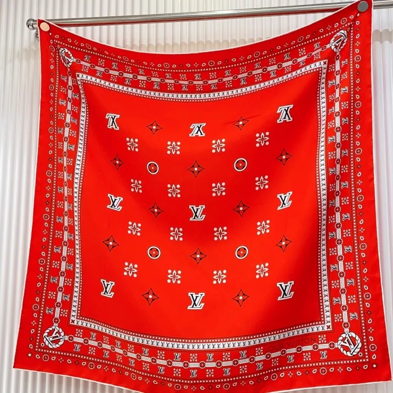 Louis Vuitton Silk Squares Trendsetting 8704