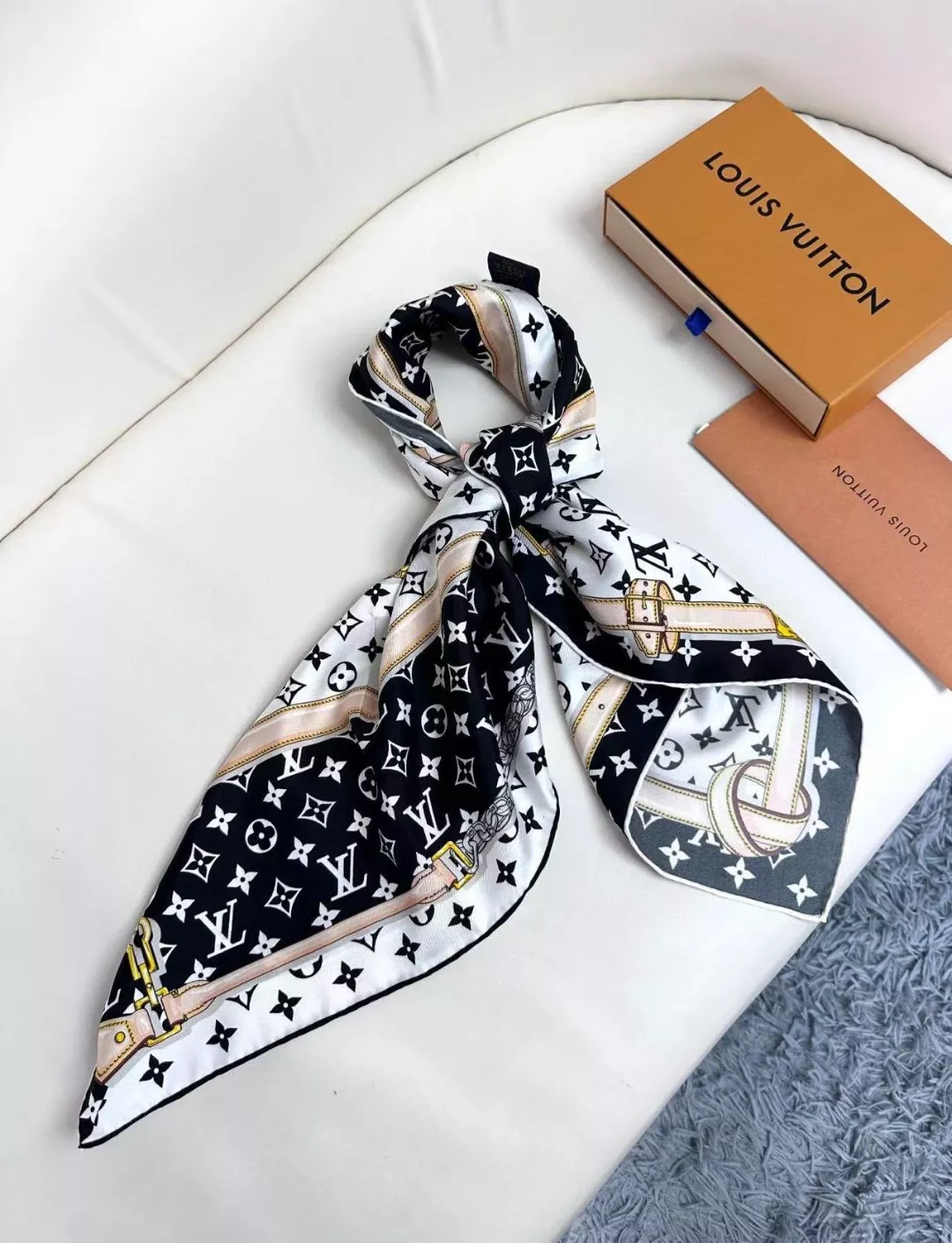 Louis Vuitton Silk Squares Vibrant 4859