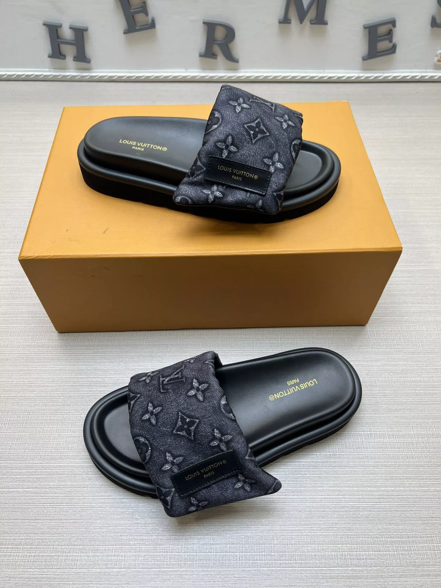 Louis Vuitton Slippers For Men Bold 6148