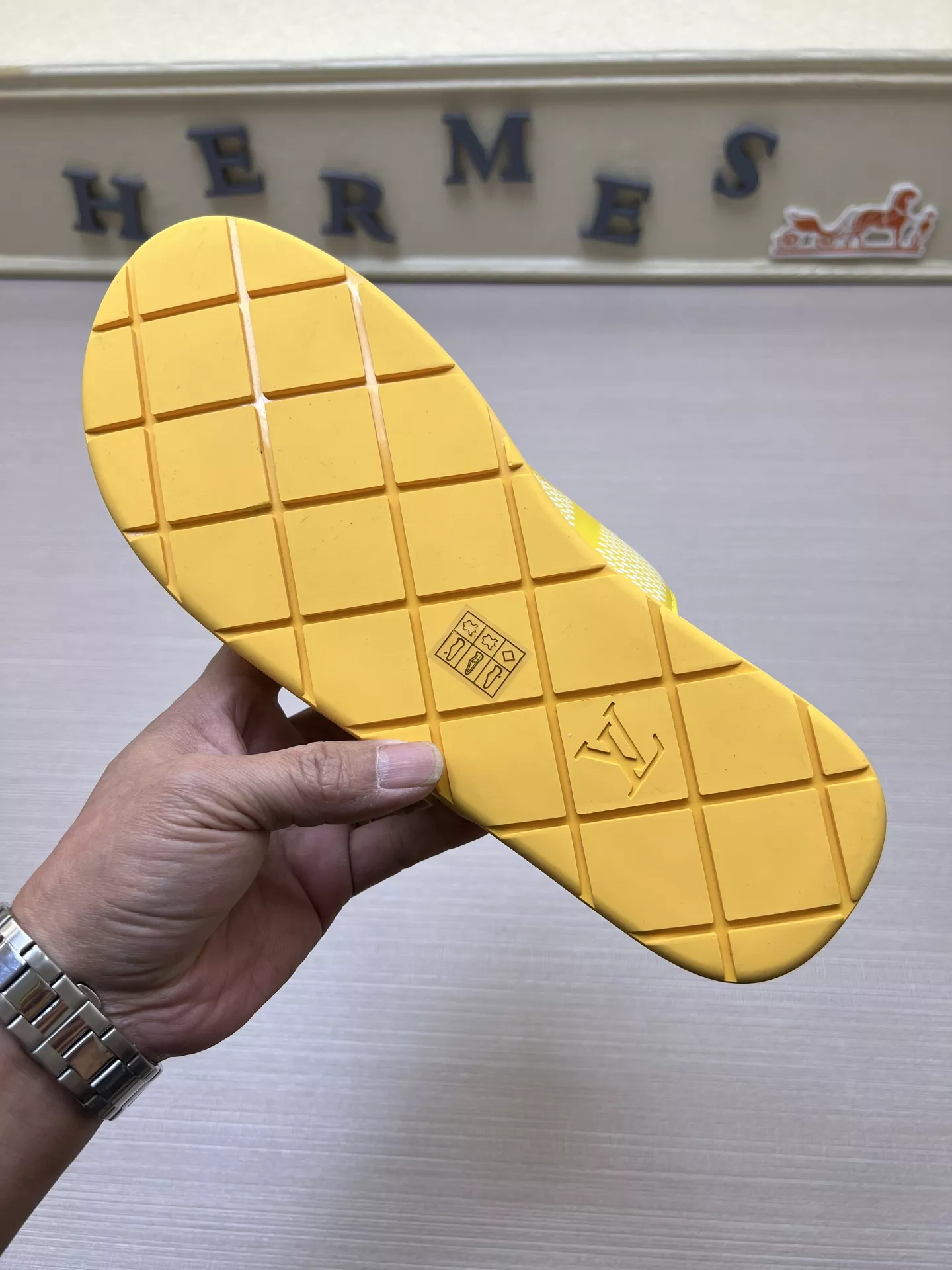 Louis Vuitton Slippers For Men Breathable 8605
