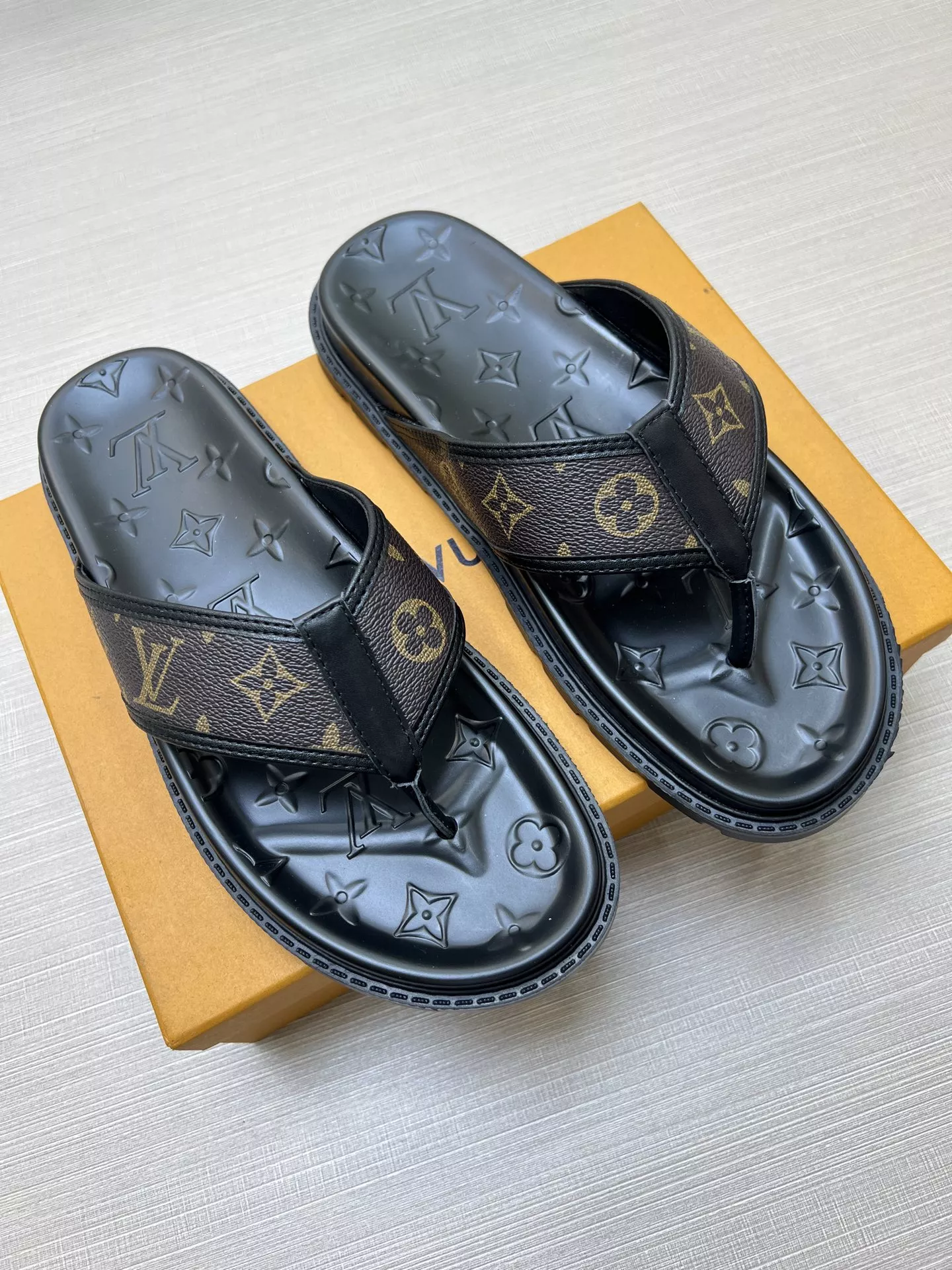 Louis Vuitton Slippers For Men Bright 5084