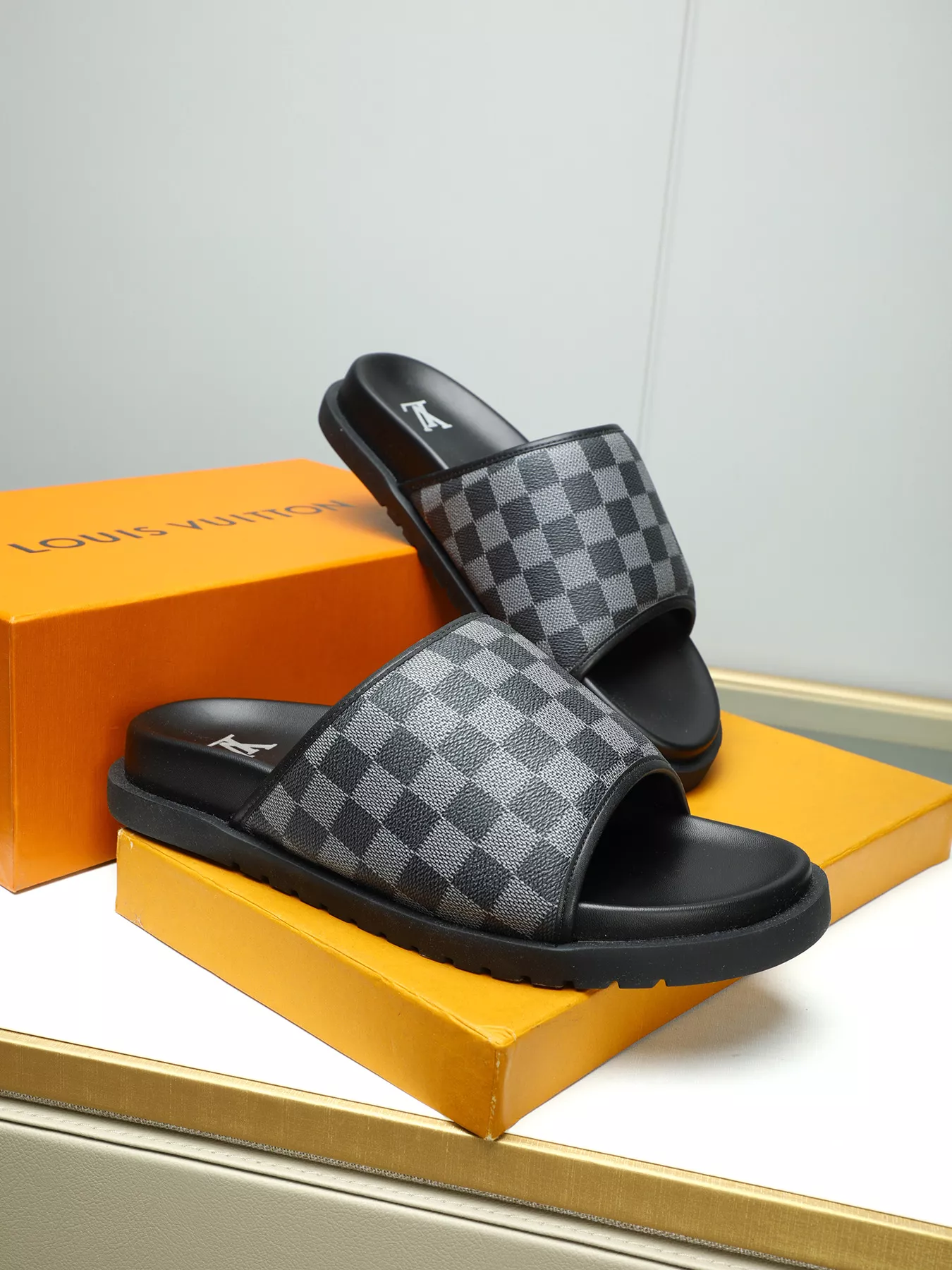 Louis Vuitton Slippers For Men Comfortable 6513