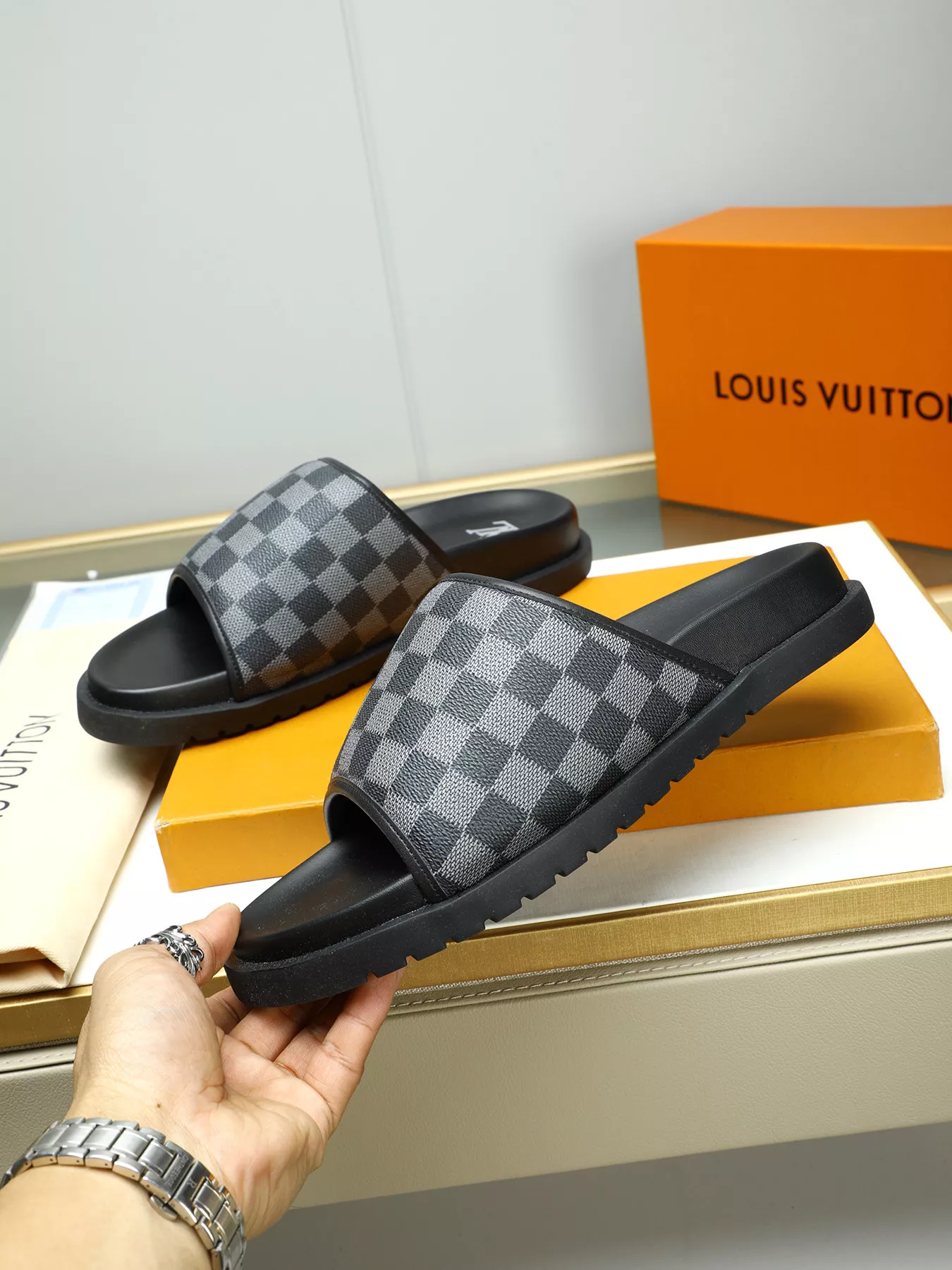 Louis Vuitton Slippers For Men Comfortable 6513
