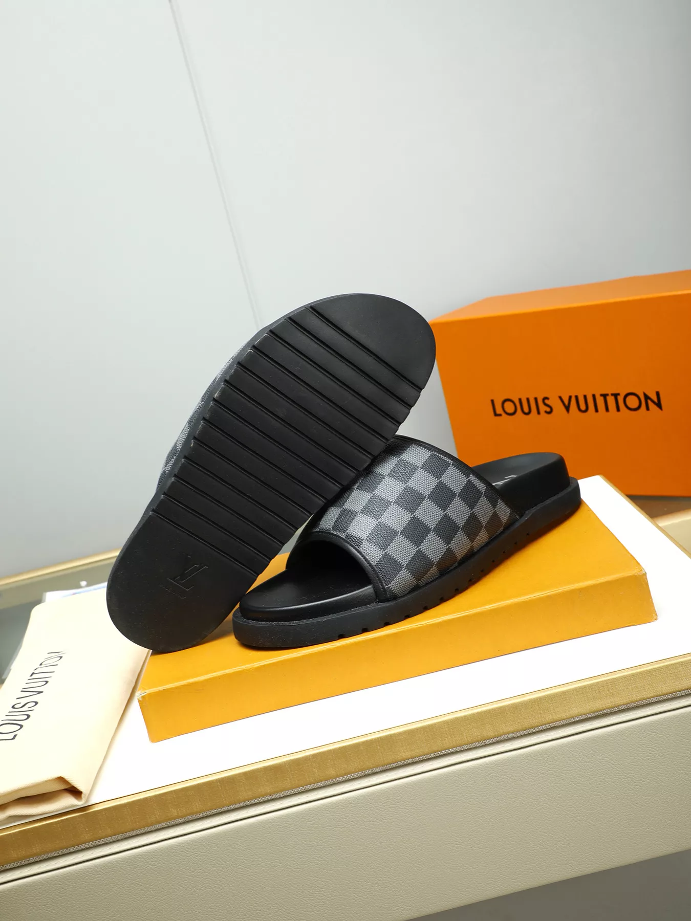 Louis Vuitton Slippers For Men Comfortable 6513