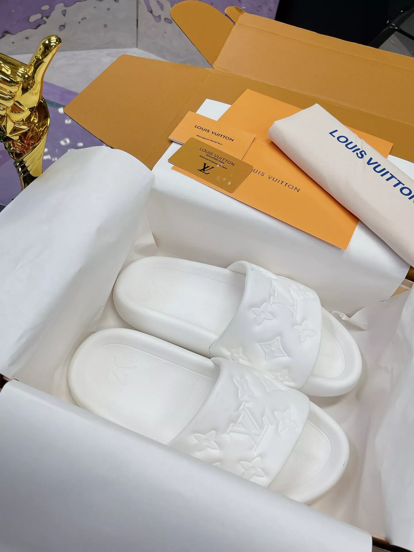 Louis Vuitton Slippers For Men Compact 7900