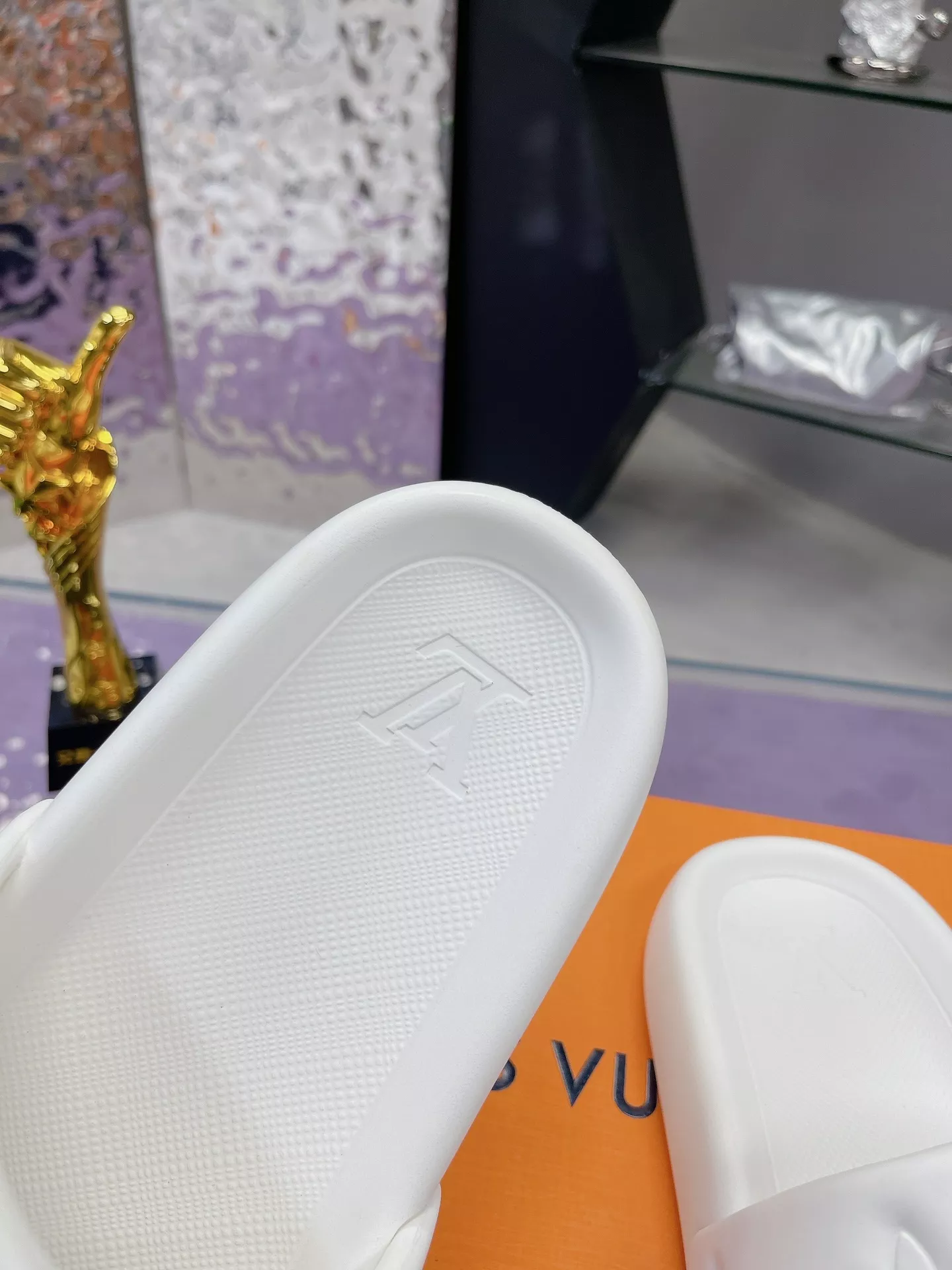 Louis Vuitton Slippers For Men Compact 7900