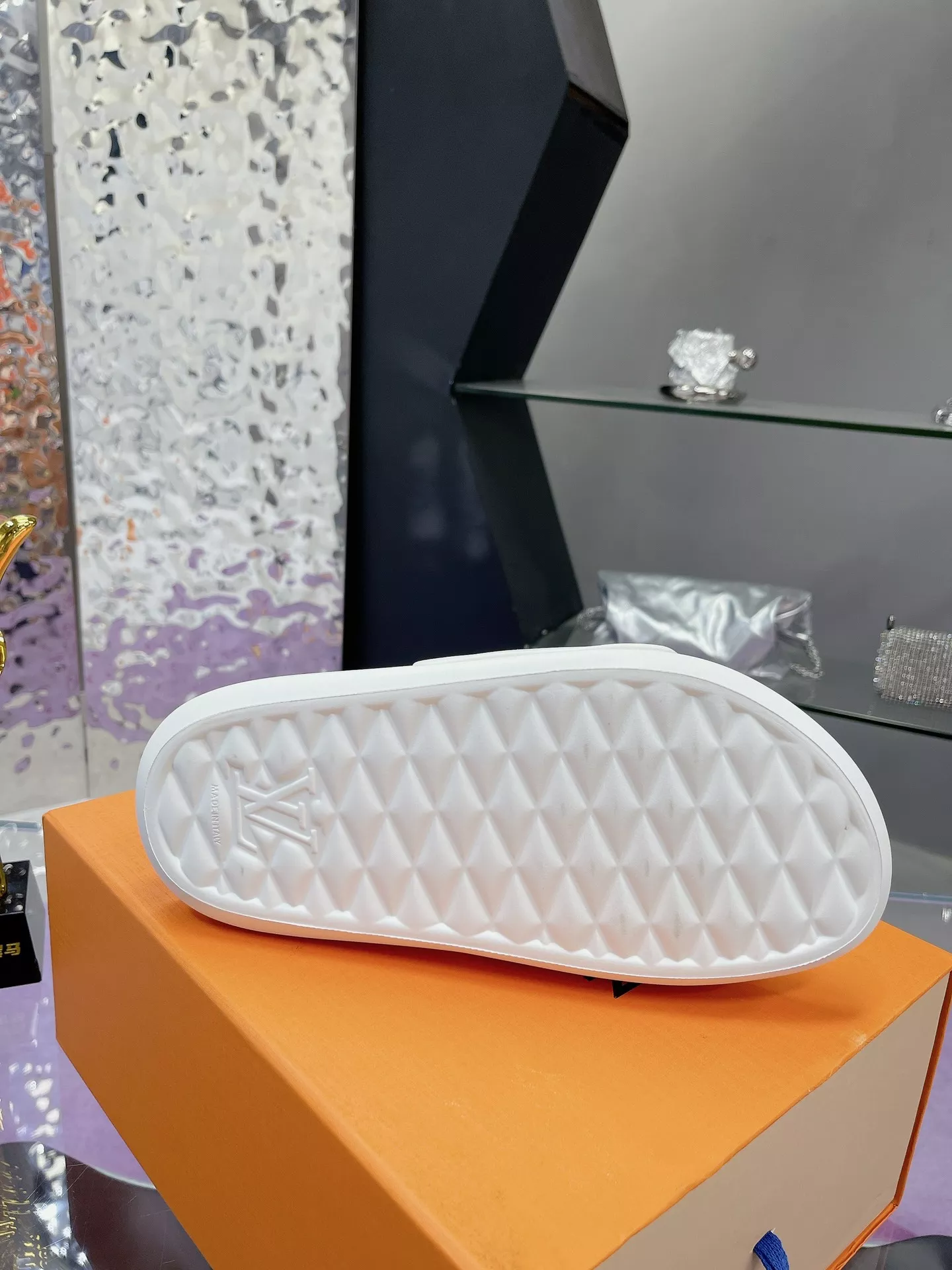 Louis Vuitton Slippers For Men Compact 7900