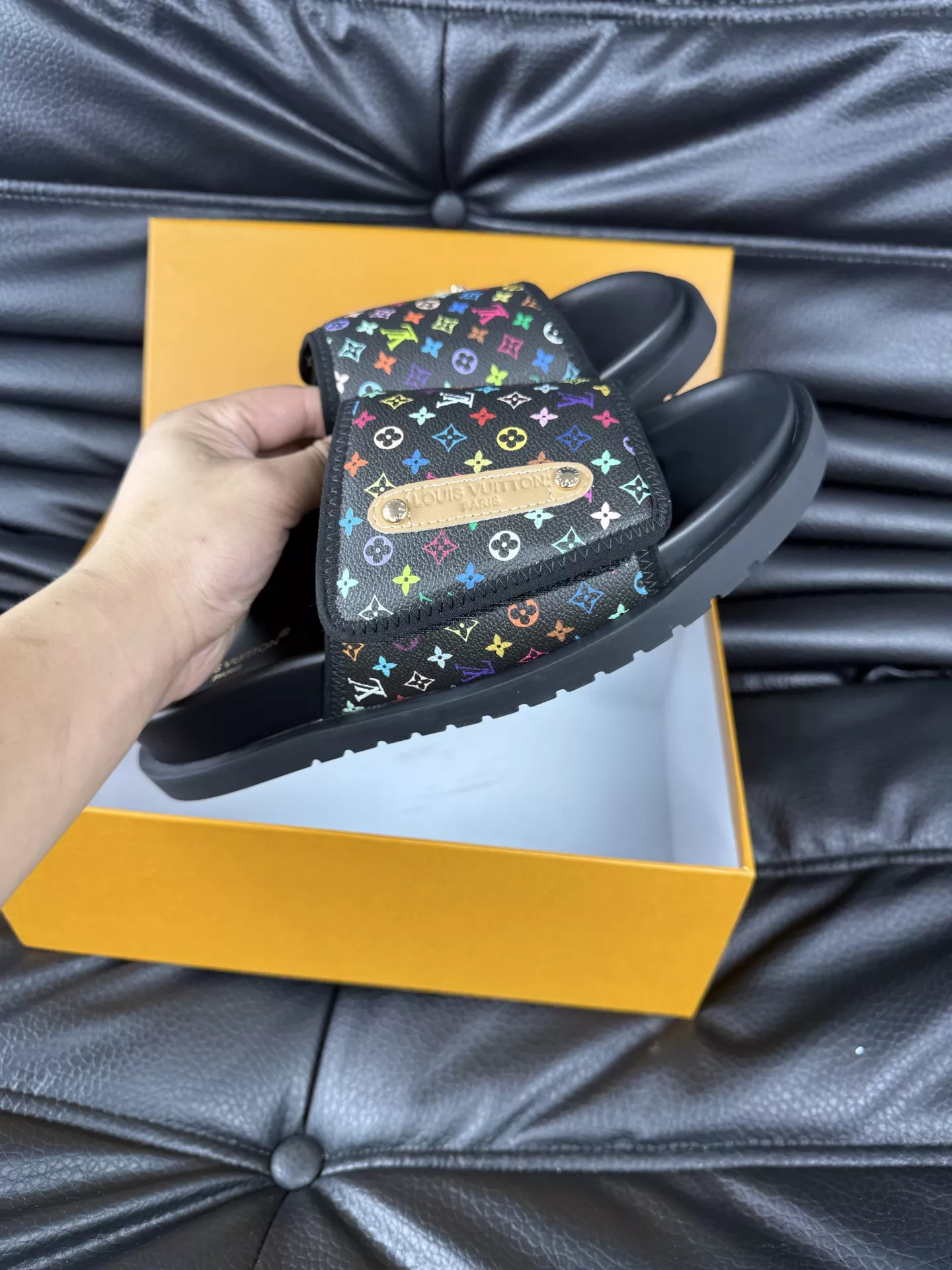 Louis Vuitton Slippers For Men Durable 7766