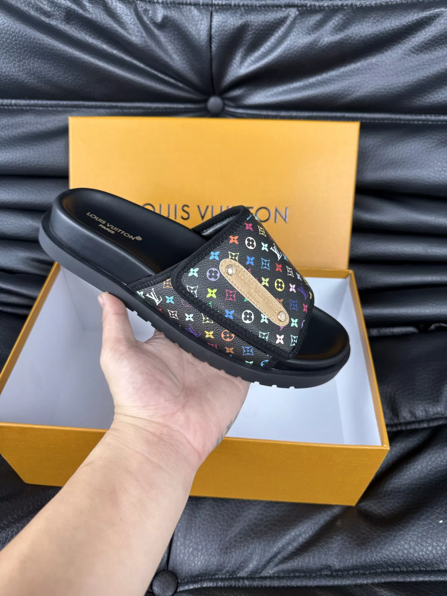 Louis Vuitton Slippers For Men Durable 7766