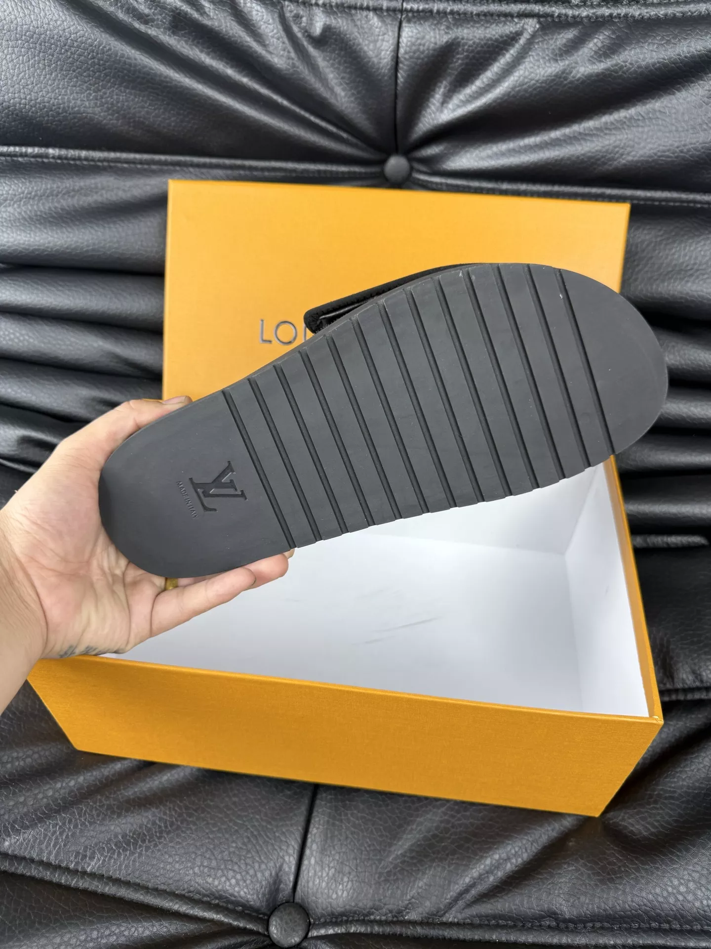 Louis Vuitton Slippers For Men Durable 7766