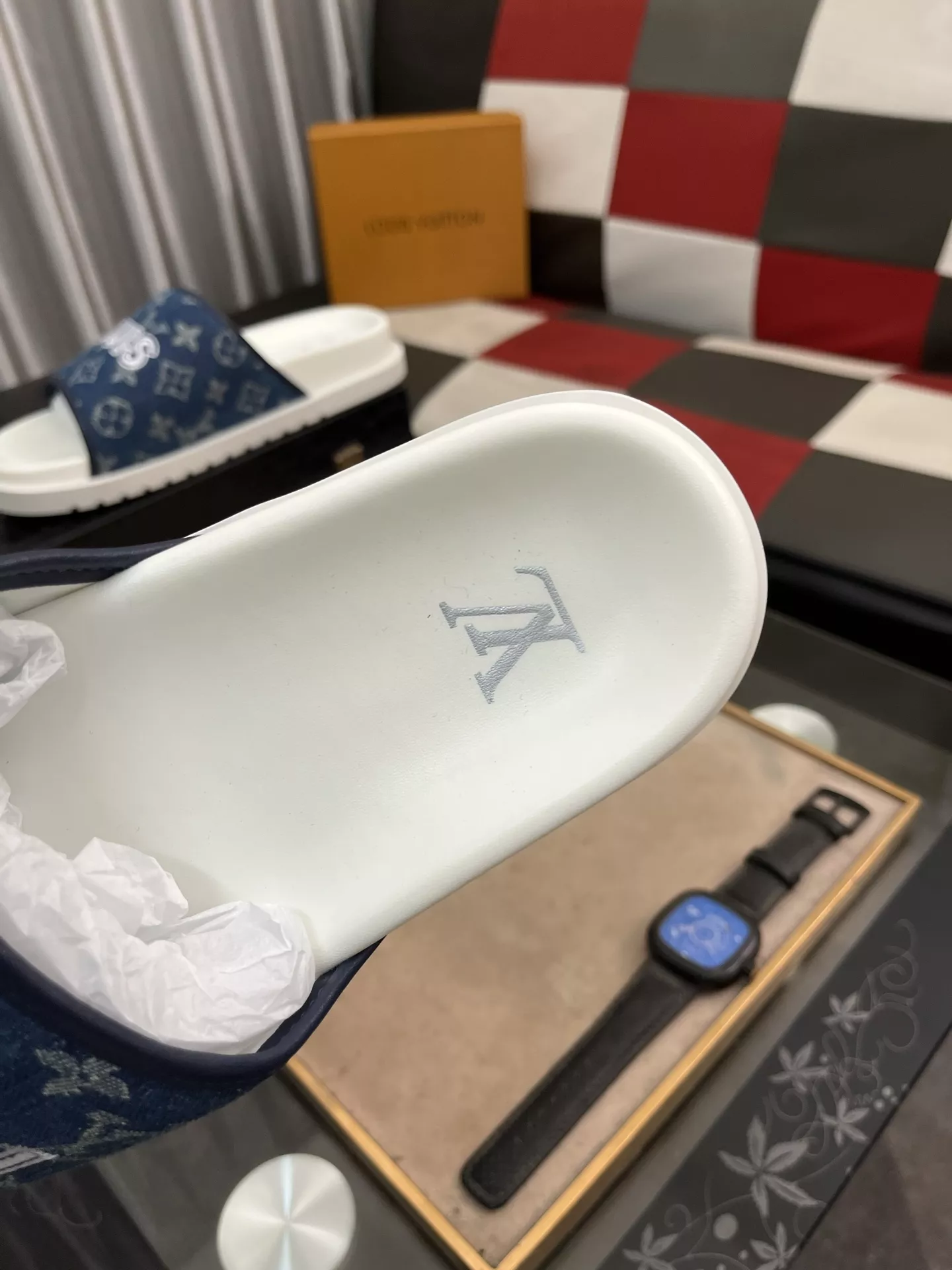 Louis Vuitton Slippers For Men Elegant 1054