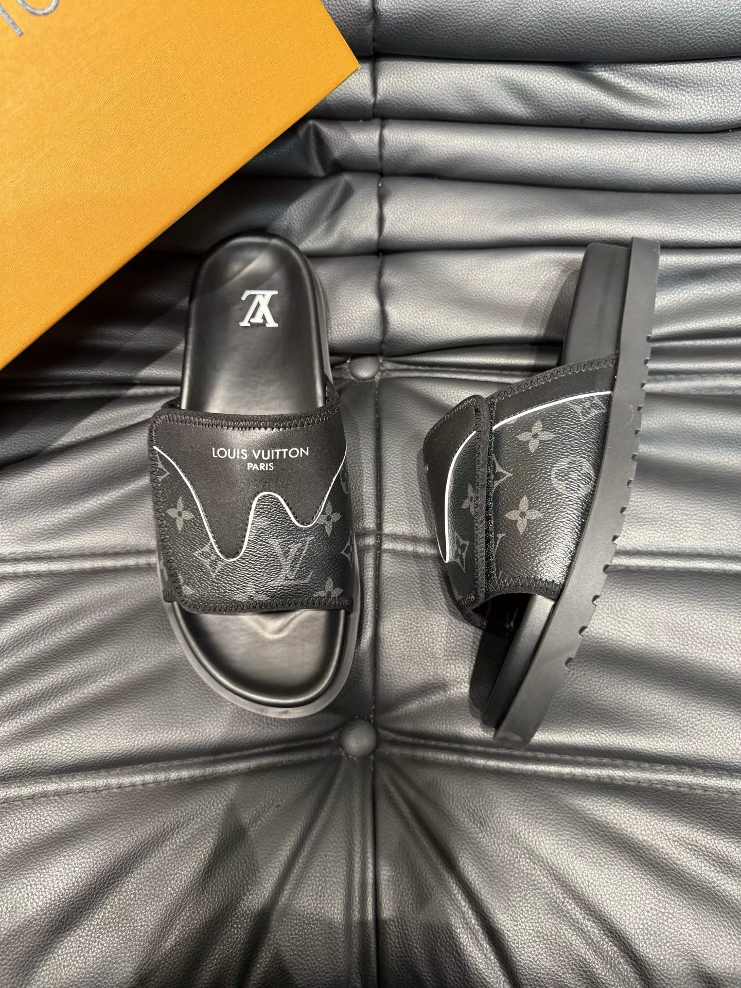 Louis Vuitton Slippers For Men EyeCatching 1944