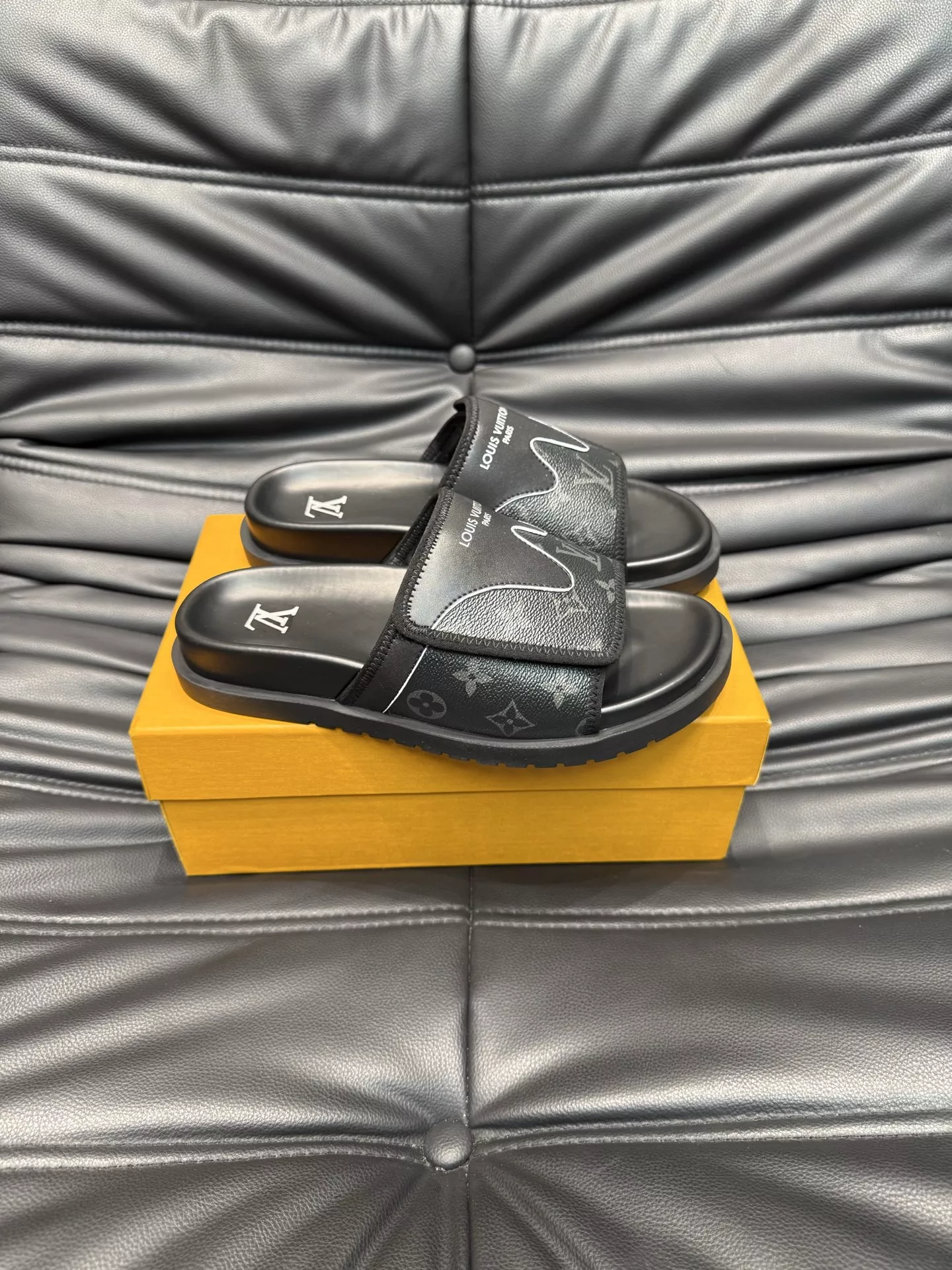 Louis Vuitton Slippers For Men EyeCatching 1944
