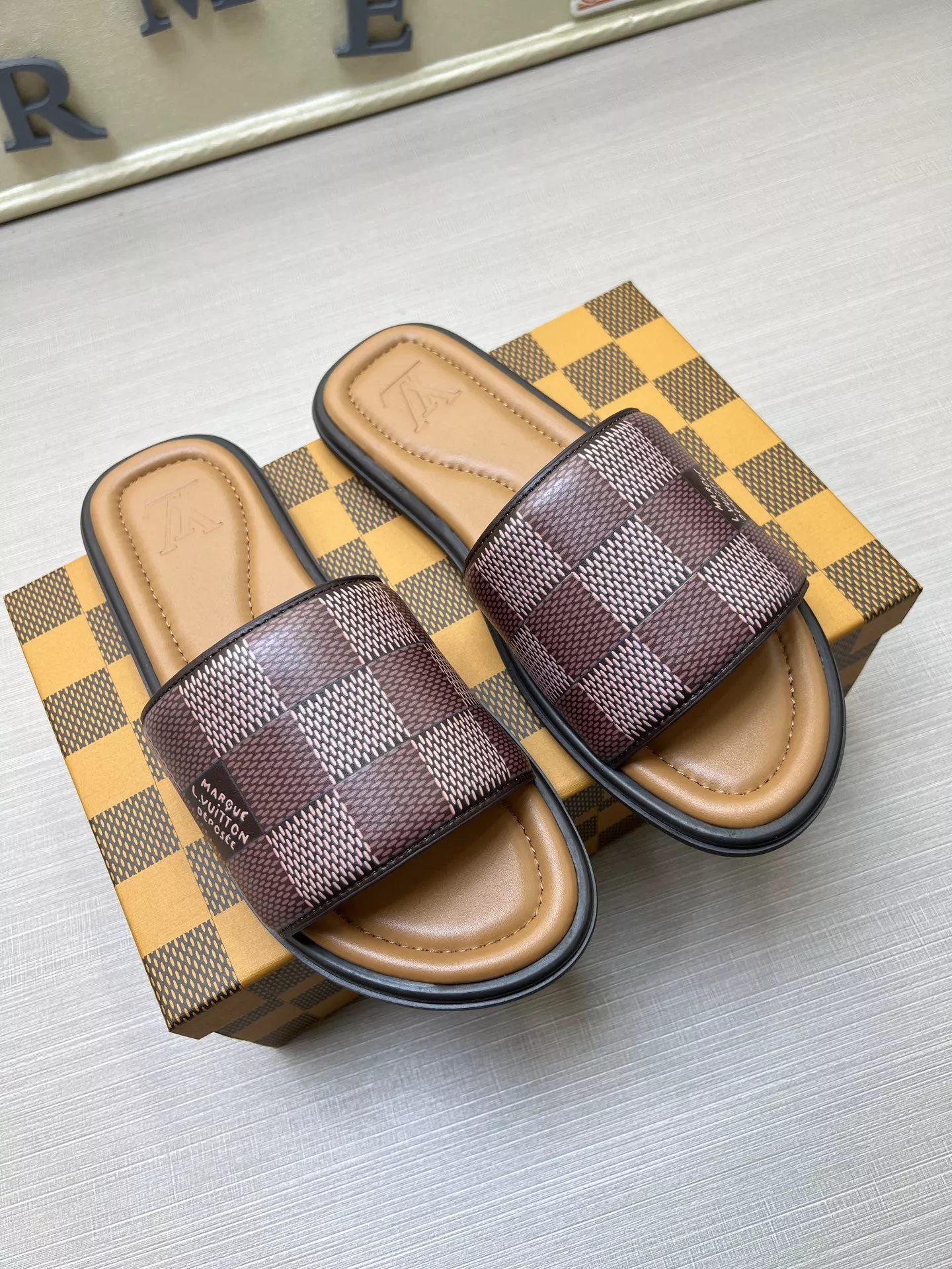 Louis Vuitton Slippers For Men EyeCatching 2905