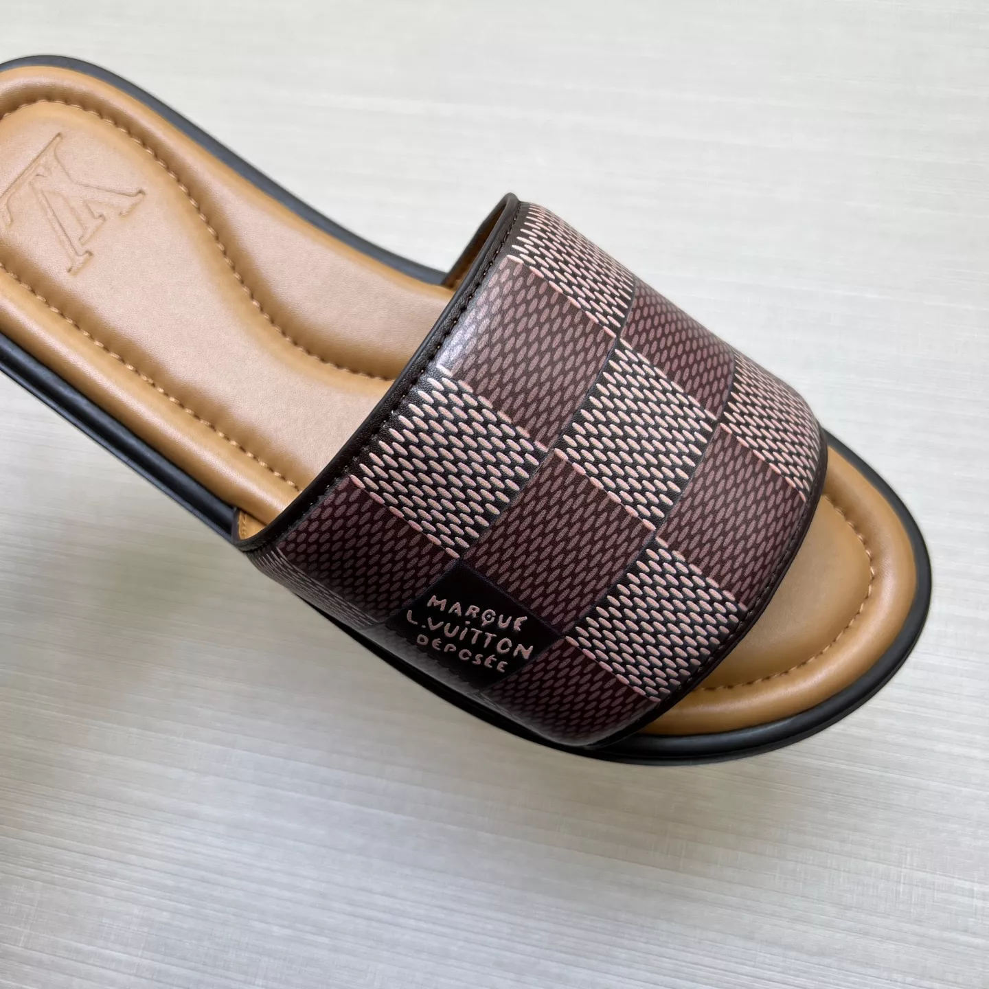 Louis Vuitton Slippers For Men EyeCatching 2905