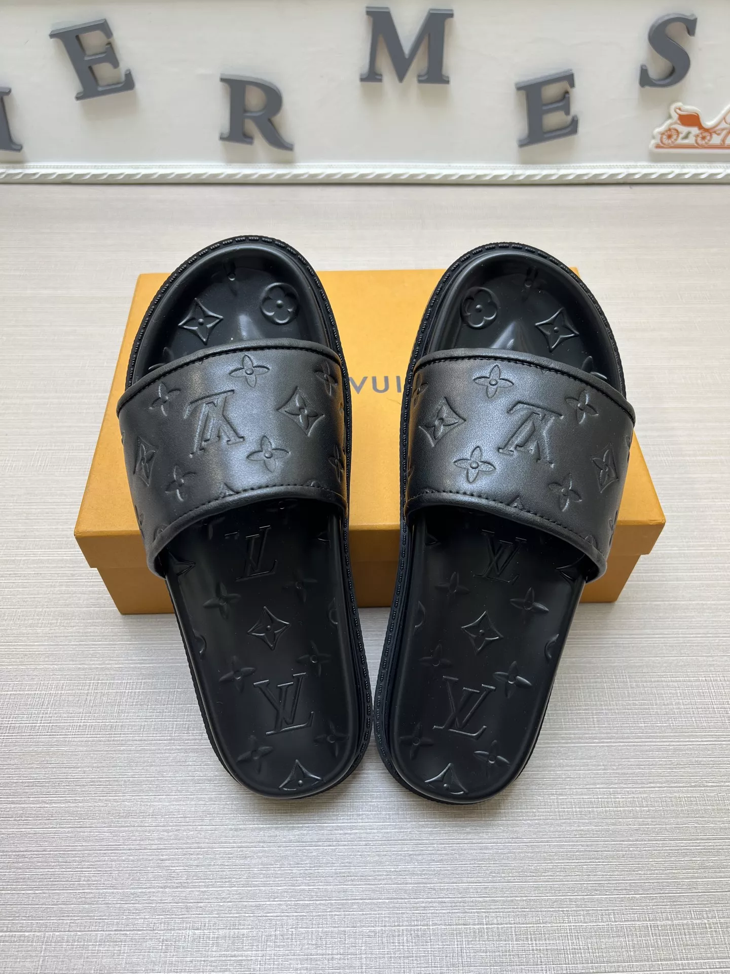 Louis Vuitton Slippers For Men Fashionable 4479