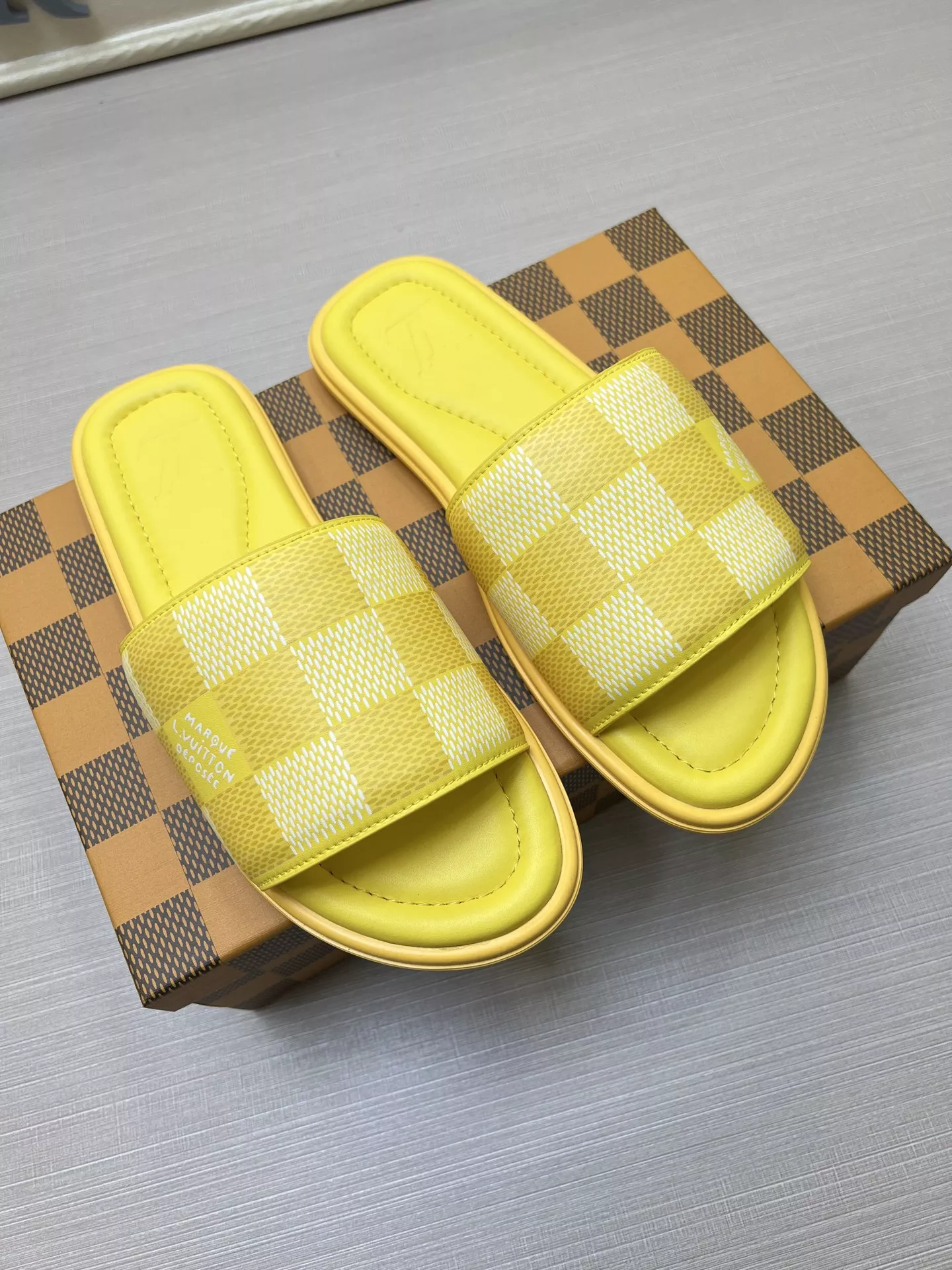 Louis Vuitton Slippers For Men Fashionable 8463