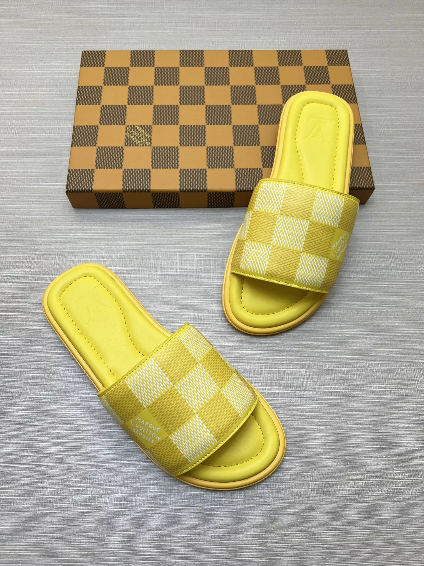 Louis Vuitton Slippers For Men Fashionable 8463