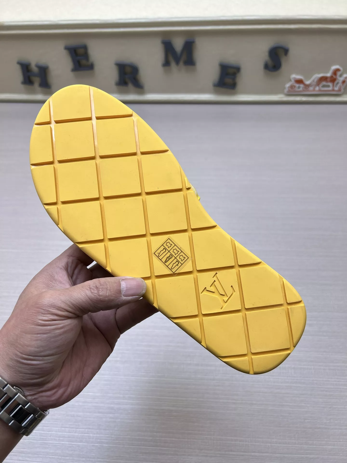 Louis Vuitton Slippers For Men Fashionable 8463