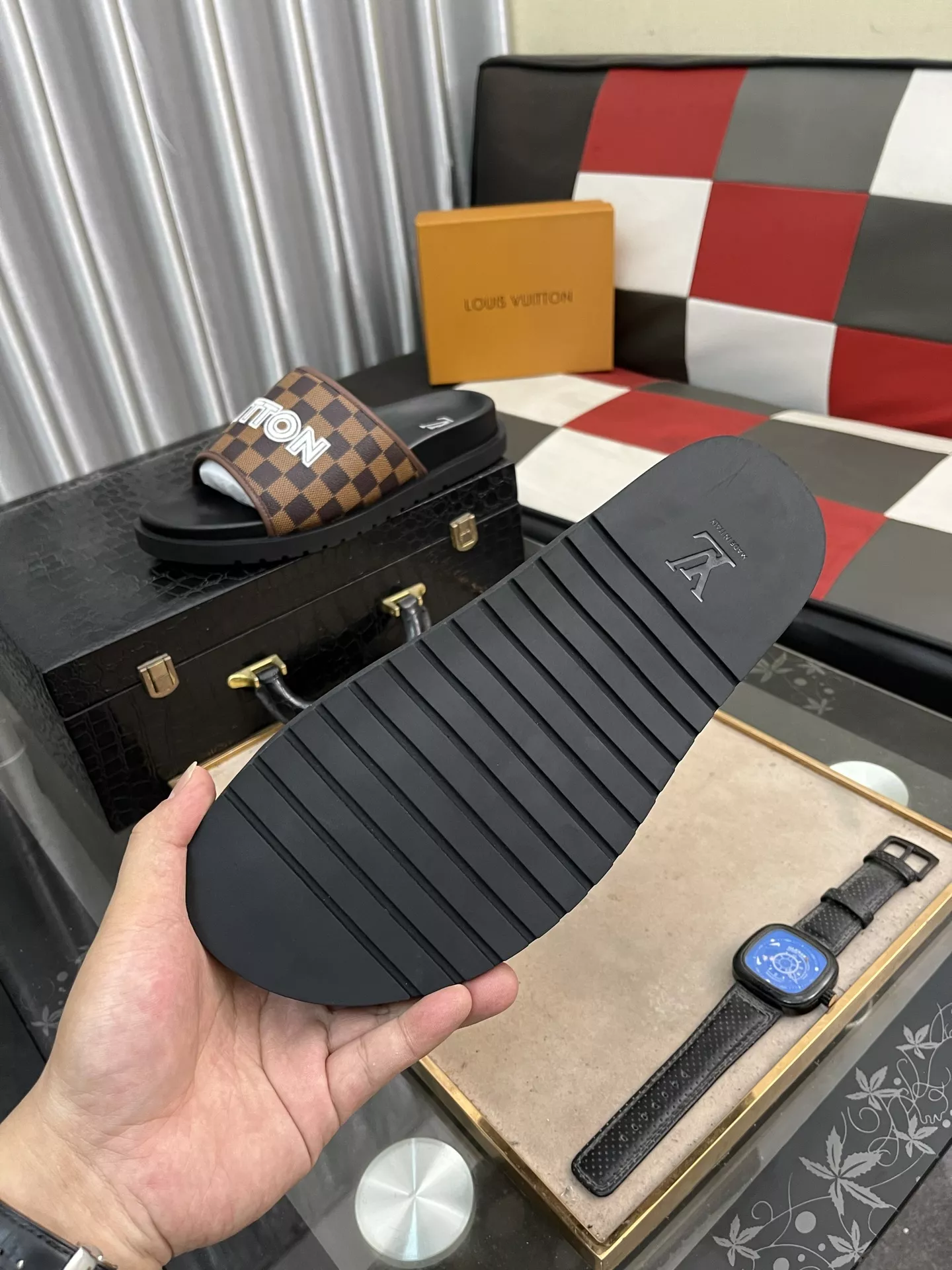 Louis Vuitton Slippers For Men Functional 2881