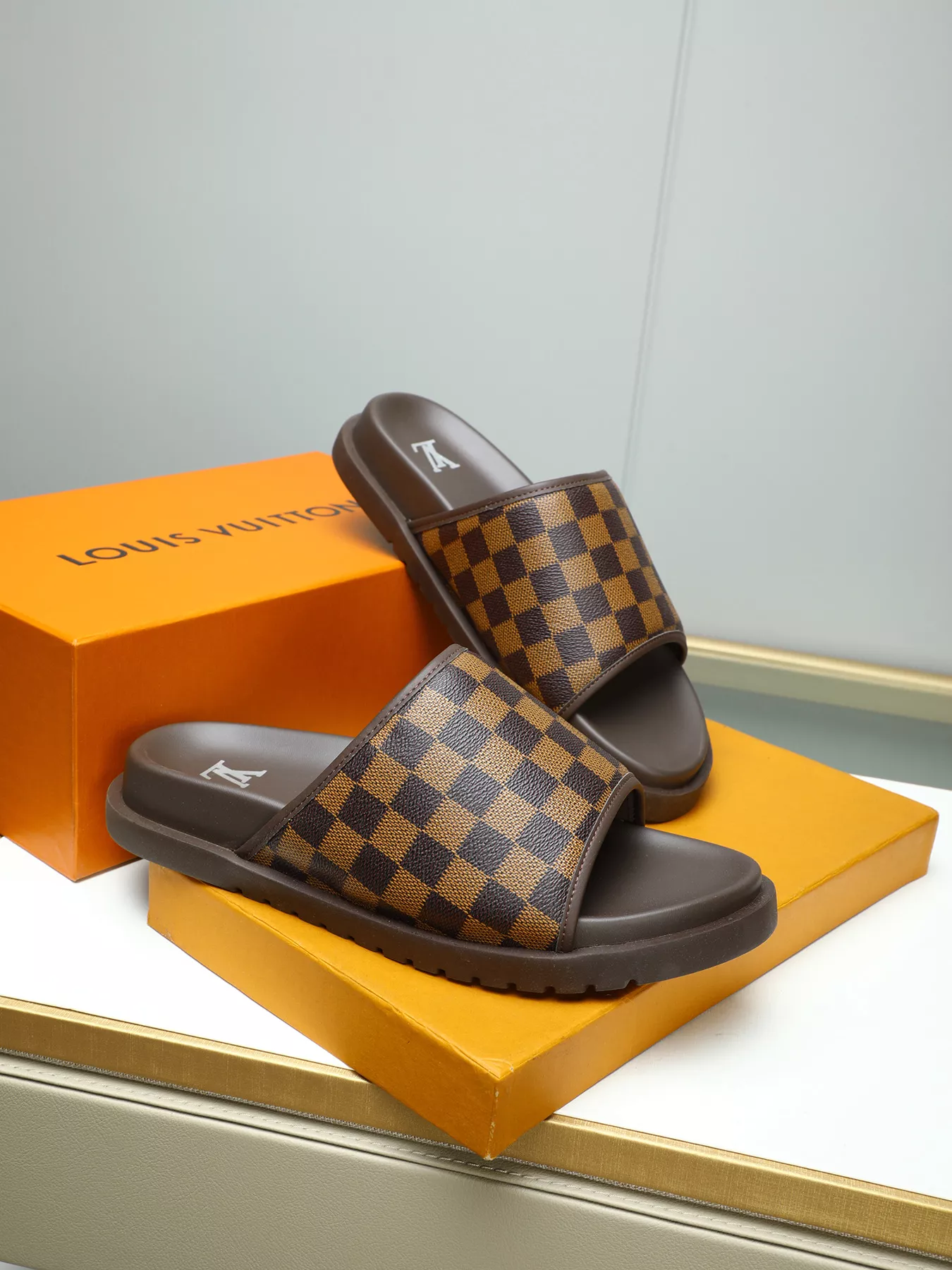 Louis Vuitton Slippers For Men Functional 532