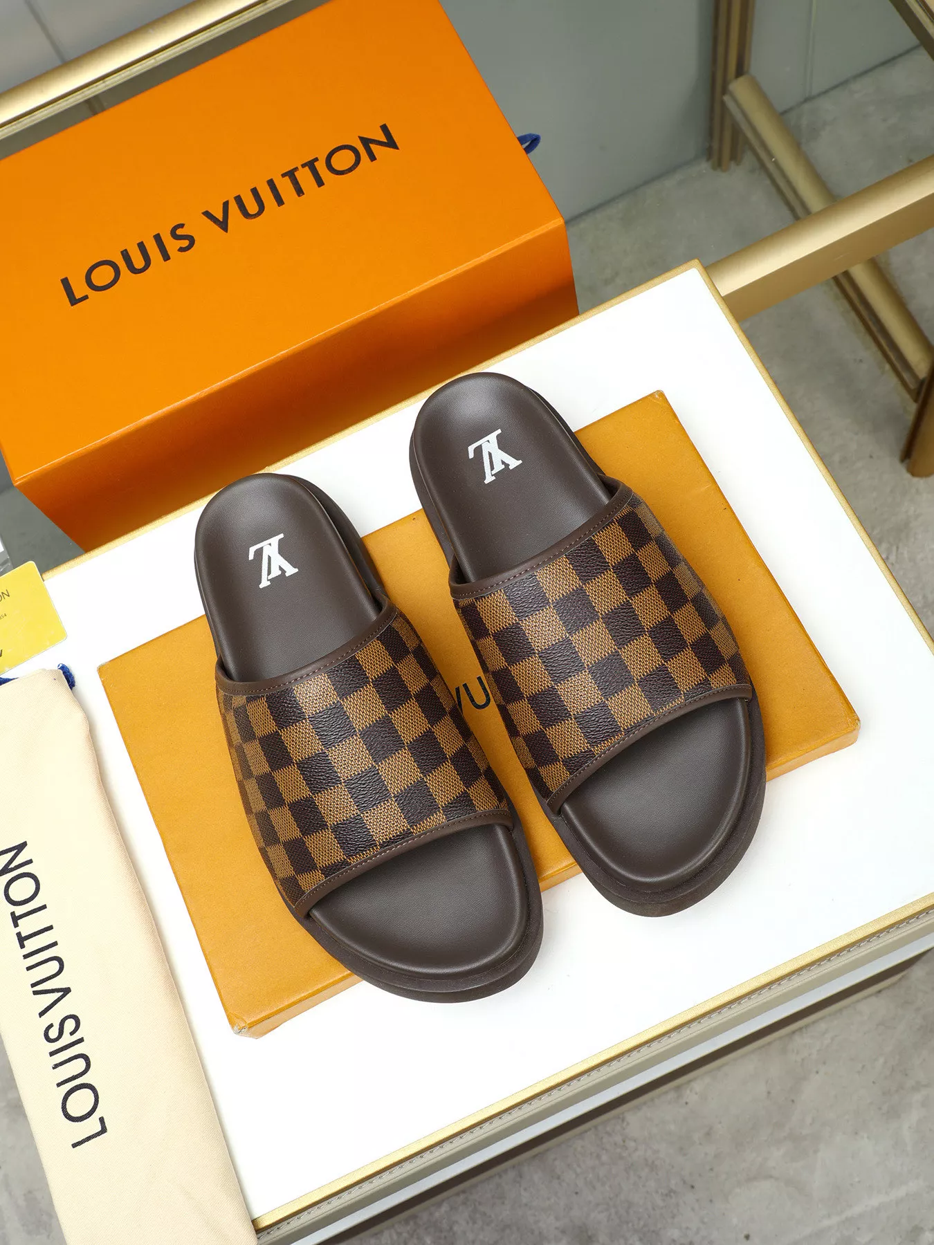 Louis Vuitton Slippers For Men Functional 532