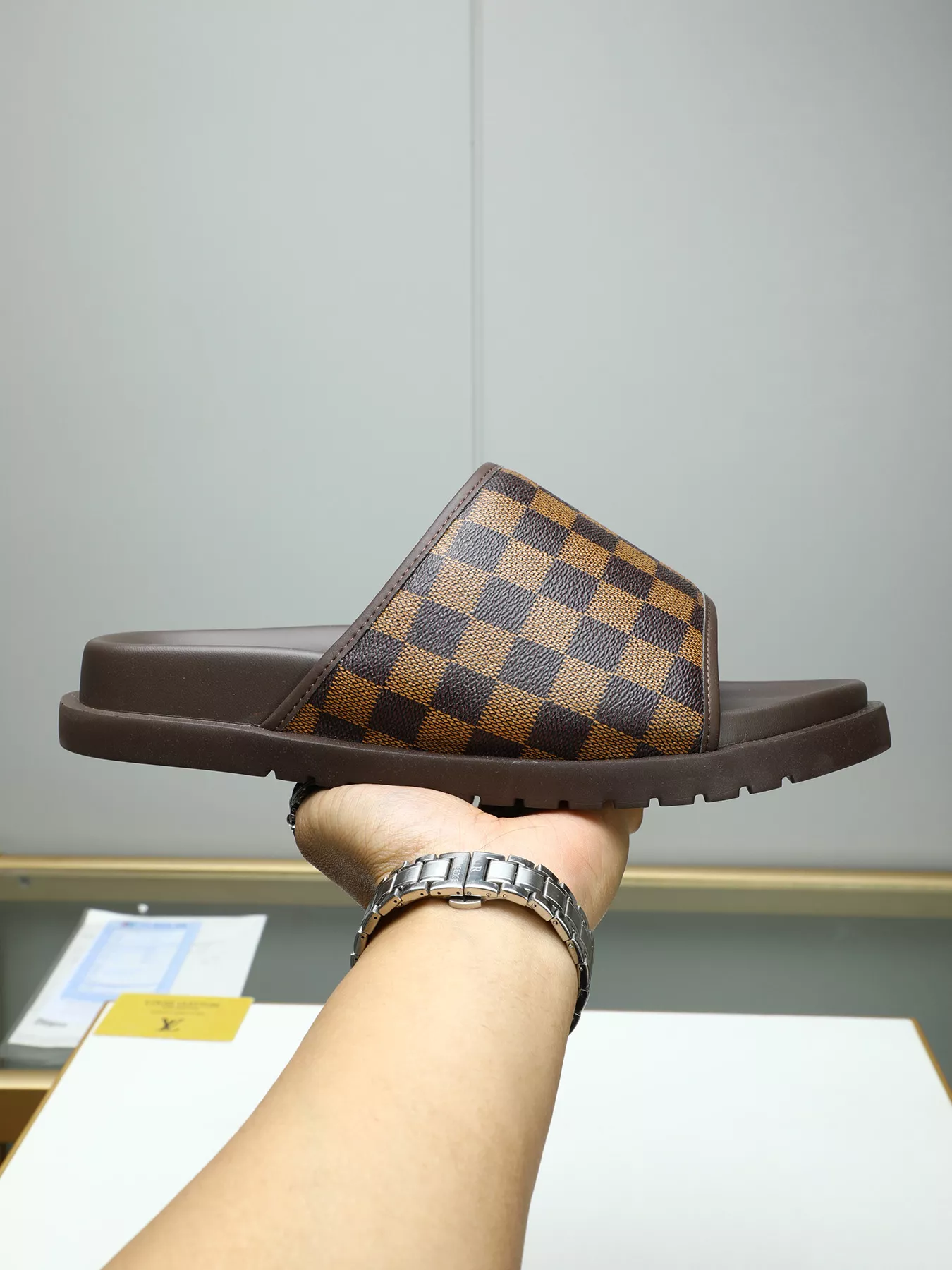 Louis Vuitton Slippers For Men Functional 532