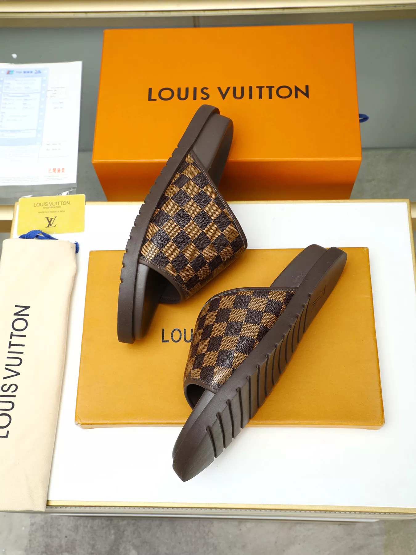Louis Vuitton Slippers For Men Functional 532