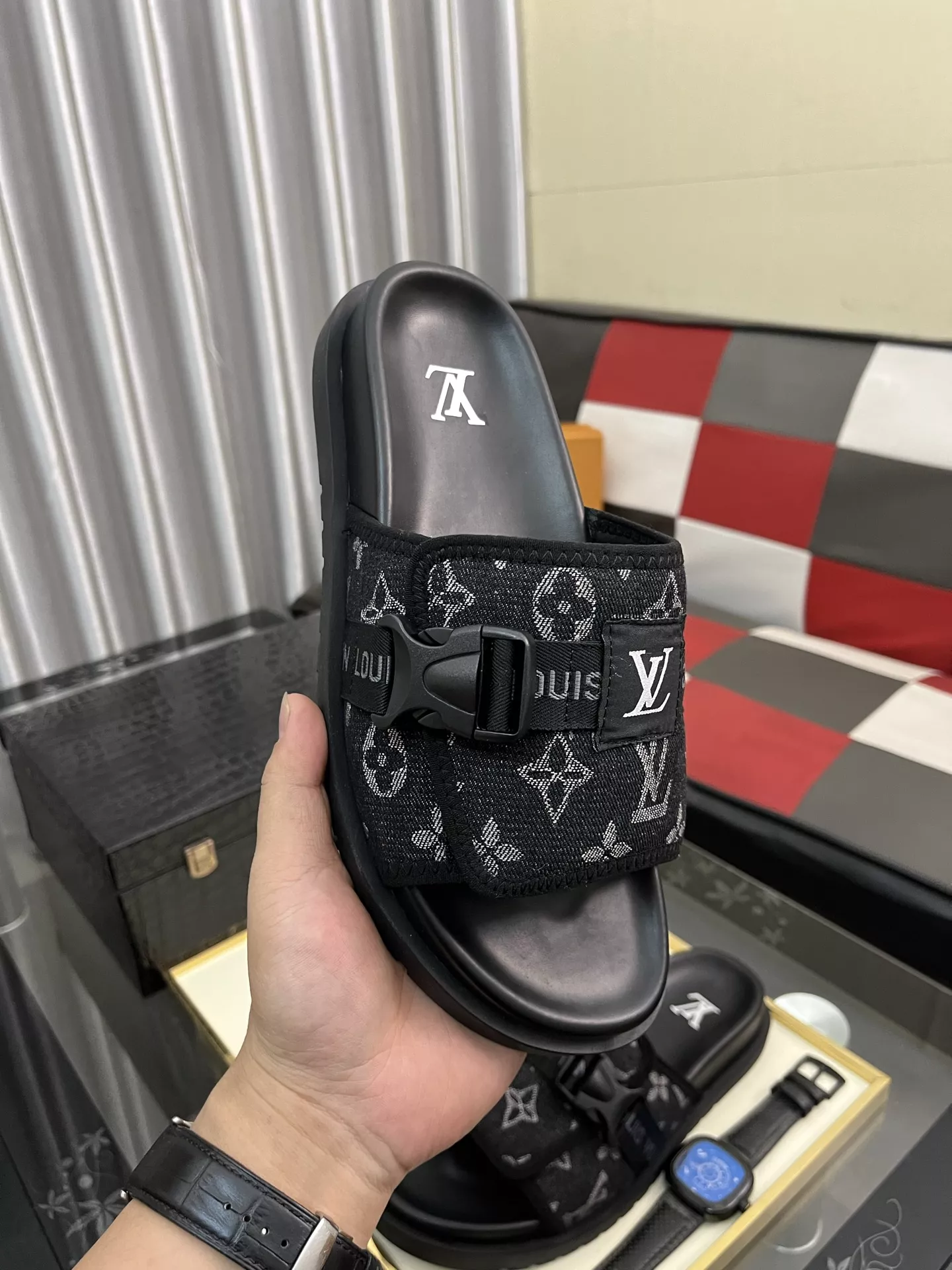 Louis Vuitton Slippers For Men Functional 7249