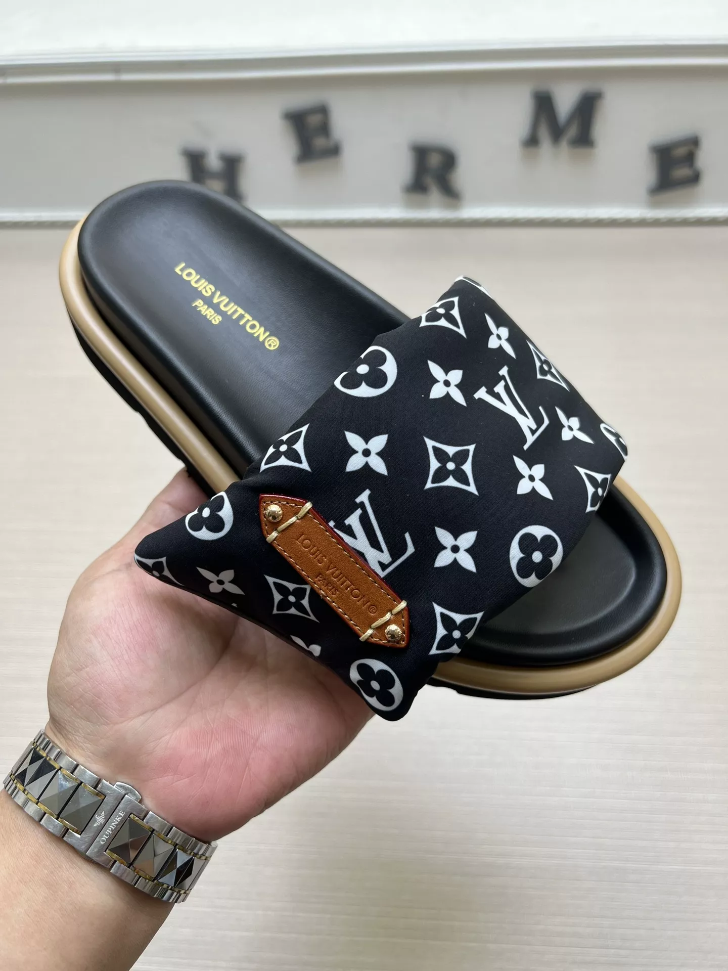 Louis Vuitton Slippers For Men GoAnywhere 9714