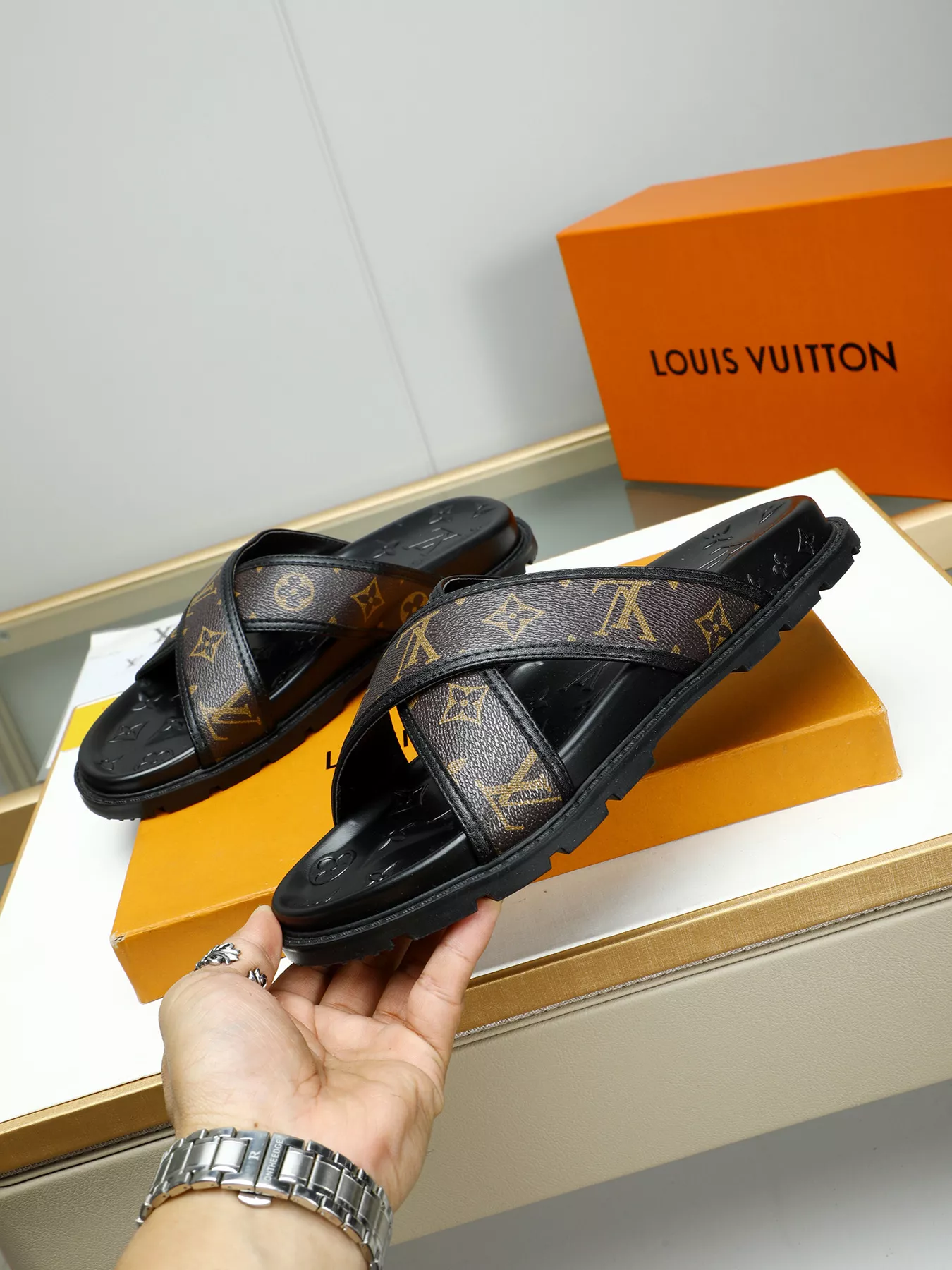 Louis Vuitton Slippers For Men Lightweight 8531